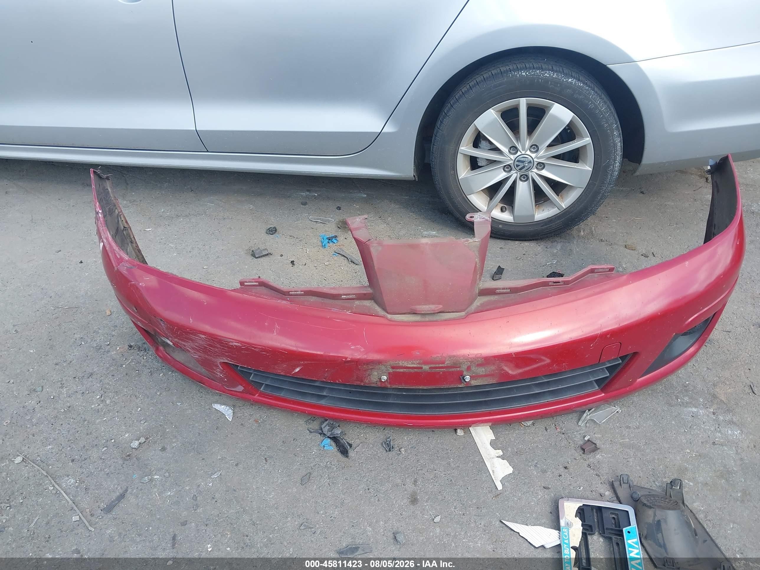 2010 Nissan Versa 1.8s Red vin: 3N1BC1AP9AL378794