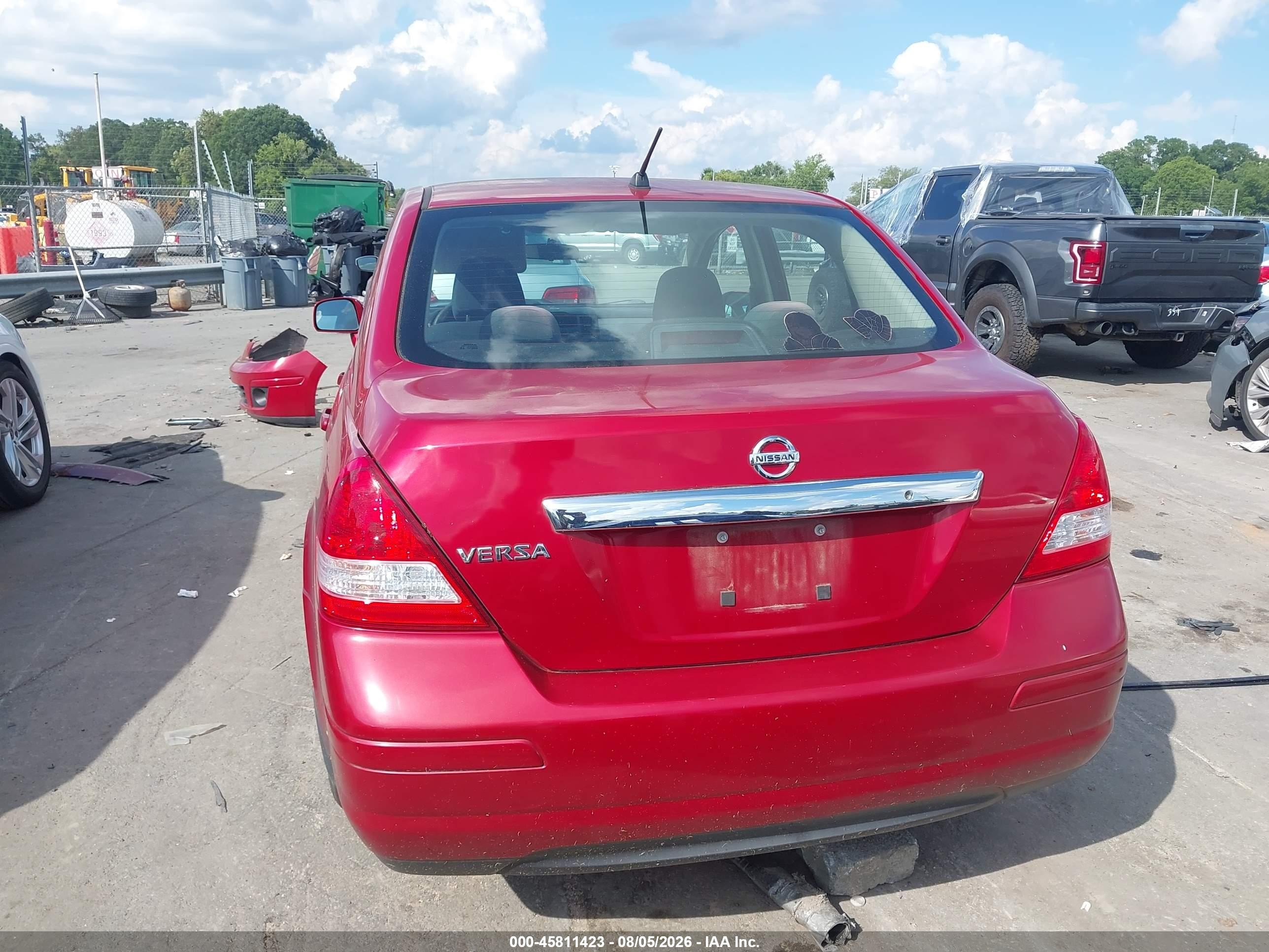 2010 Nissan Versa 1.8s Red vin: 3N1BC1AP9AL378794