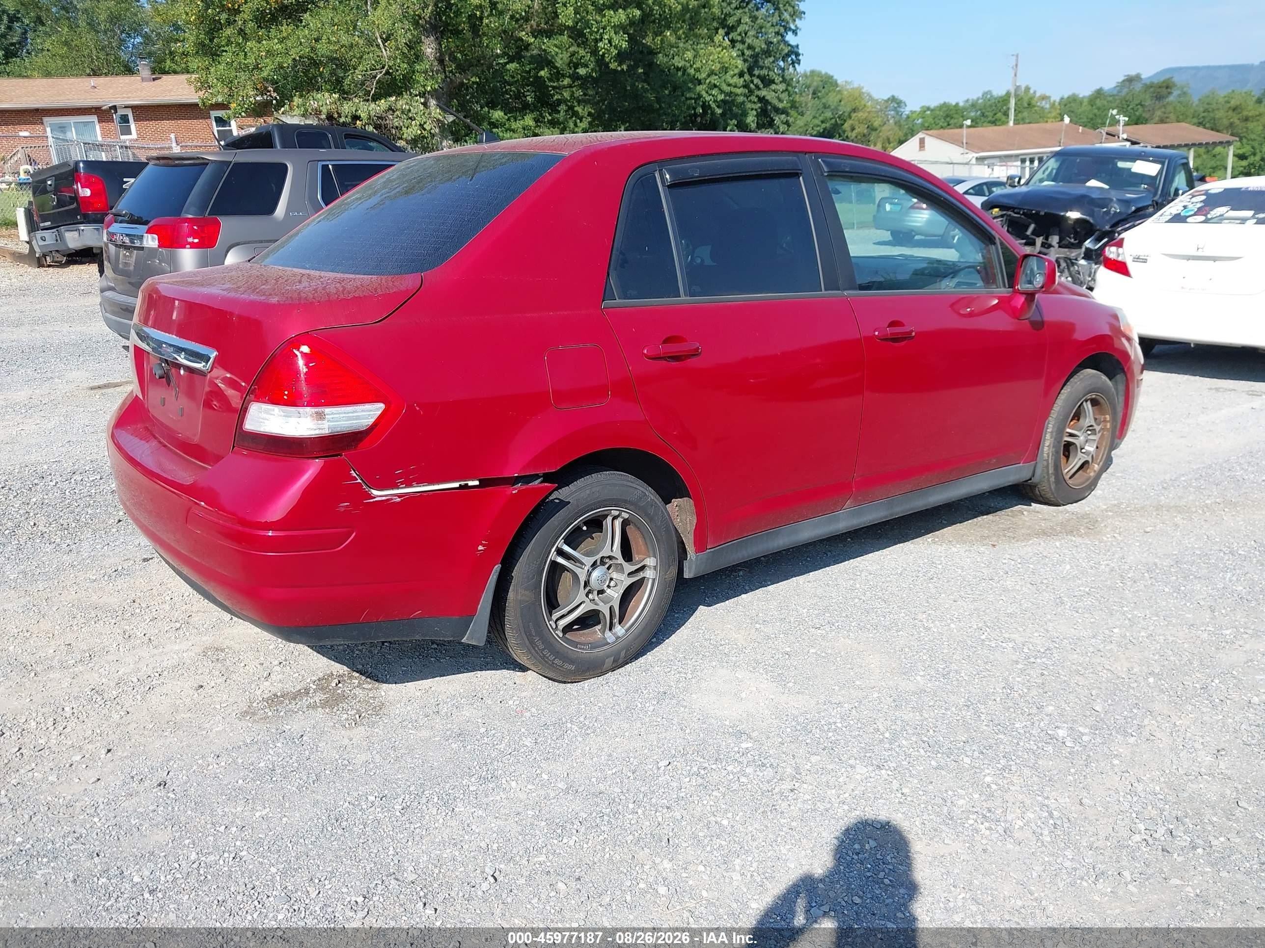 2010 Nissan Versa 1.8s Red vin: 3N1BC1AP9AL440128