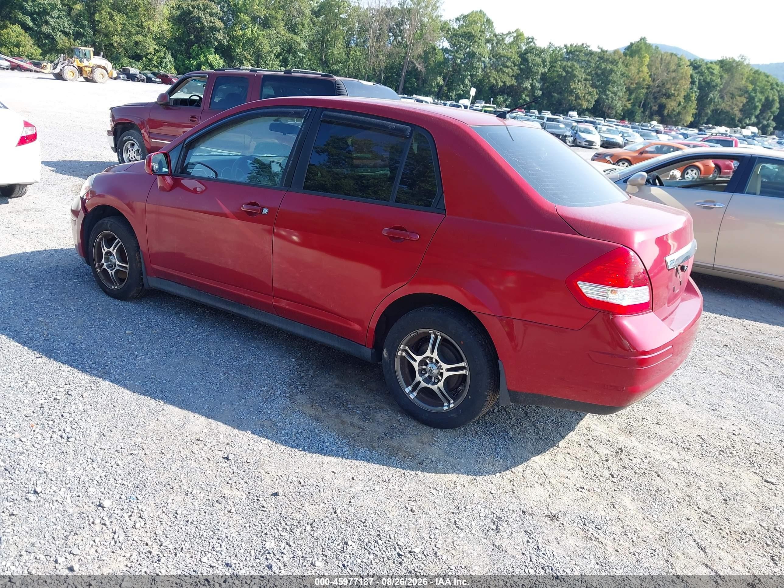 2010 Nissan Versa 1.8s Red vin: 3N1BC1AP9AL440128