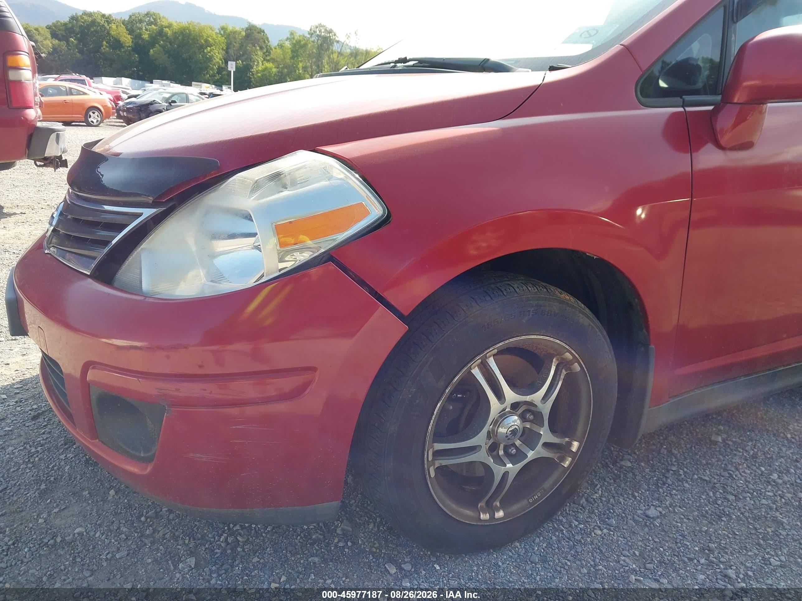 2010 Nissan Versa 1.8s Red vin: 3N1BC1AP9AL440128