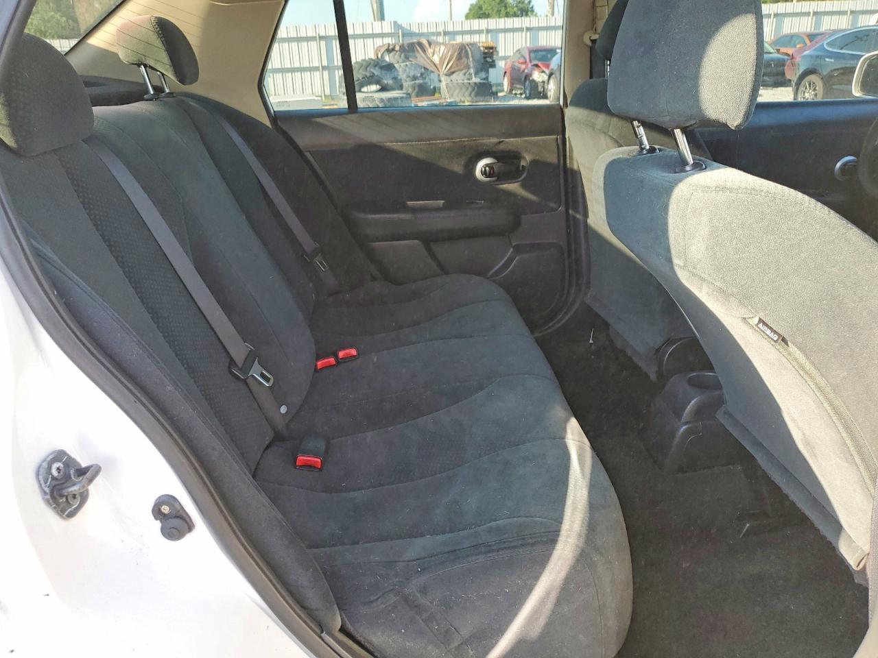 2011 Nissan Versa S White vin: 3N1BC1AP9BL449980