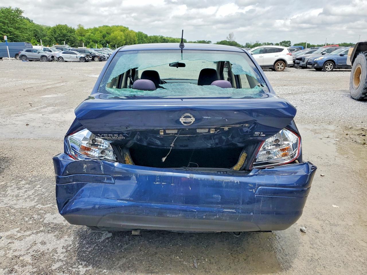 2010 Nissan Versa 1.8 S Blue vin: 3N1BC1APXAL361471