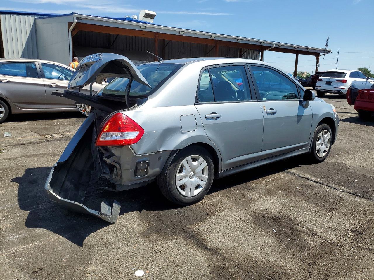 2010 Nissan Versa 1.8 S Silver vin: 3N1BC1APXAL403914