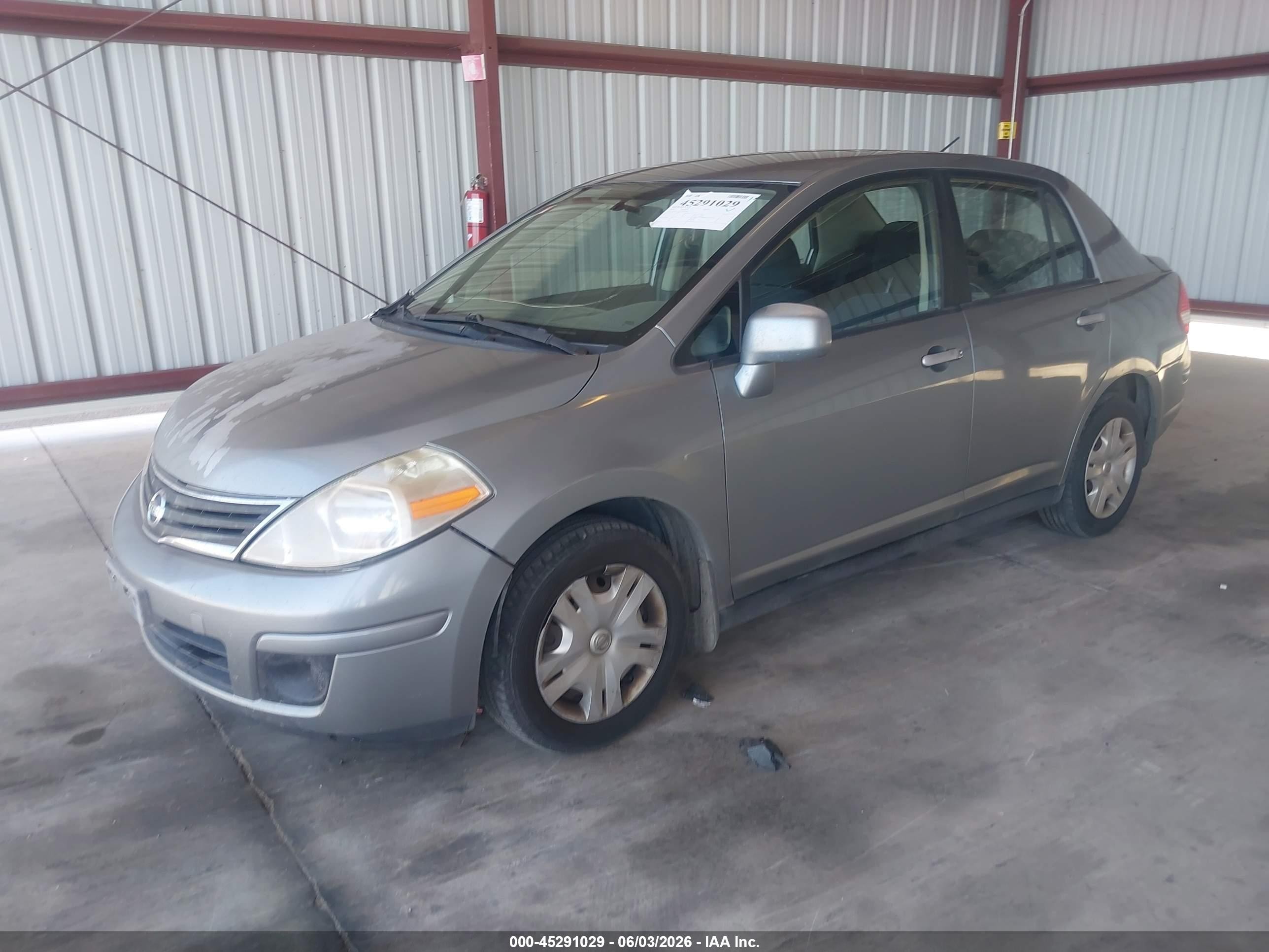 2010 Nissan Versa 1.8s Silver vin: 3N1BC1APXAL424388