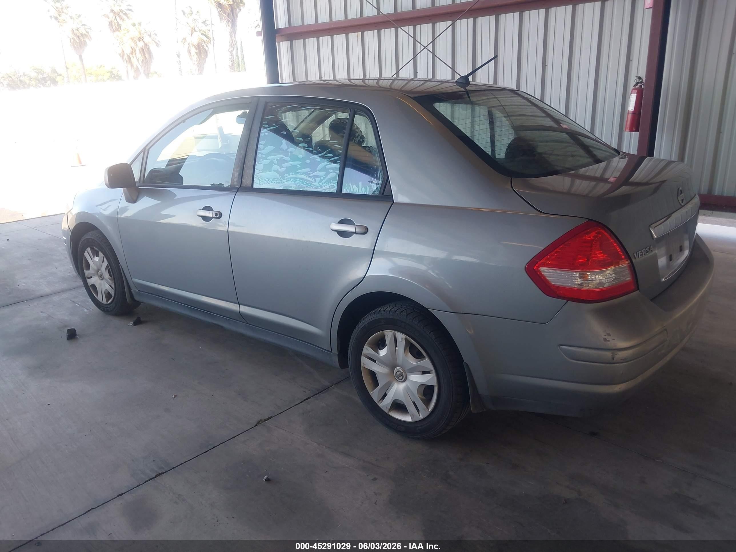 2010 Nissan Versa 1.8s Silver vin: 3N1BC1APXAL424388