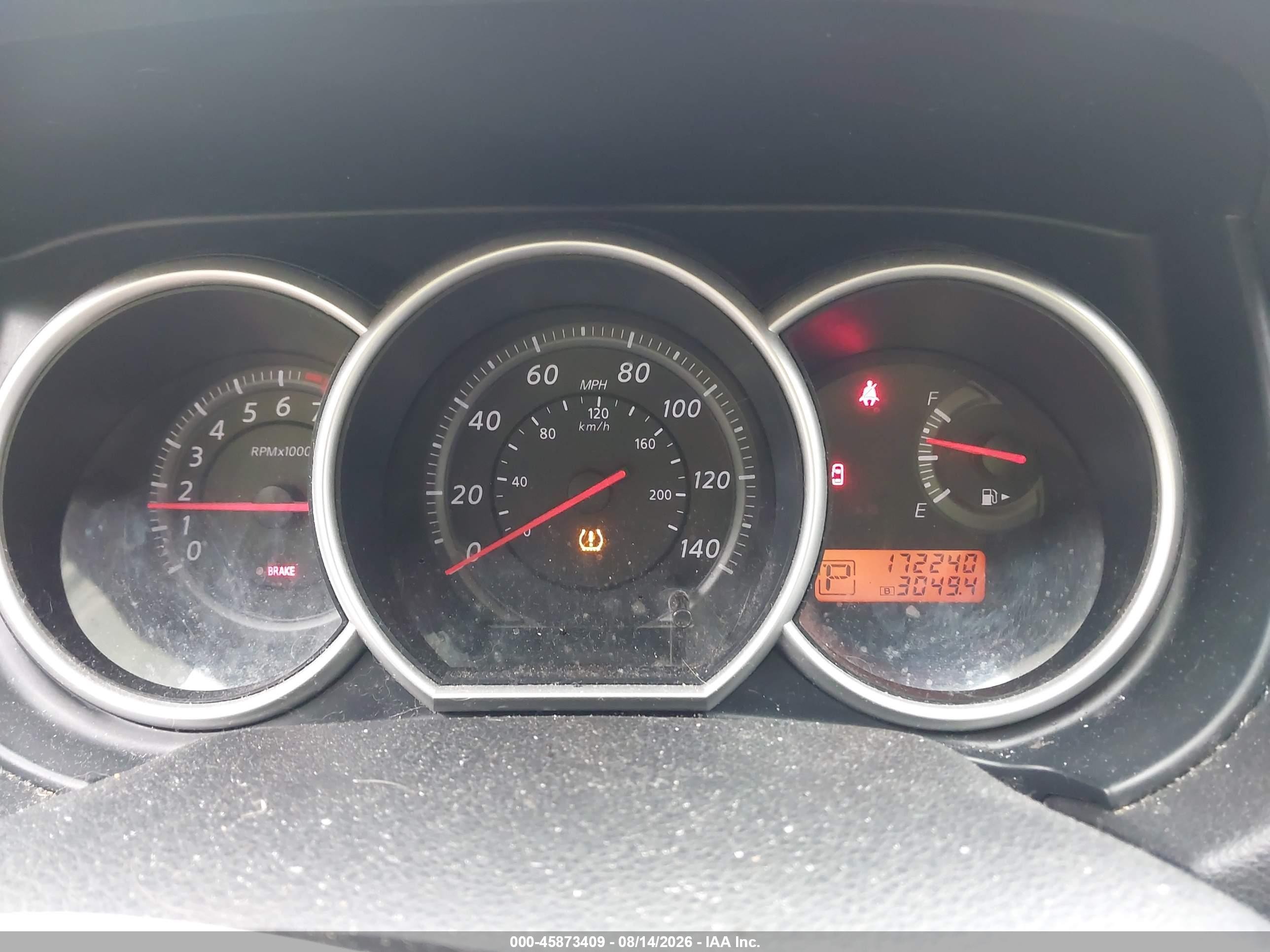 2010 Nissan Versa 1.8s Silver vin: 3N1BC1APXAL450070
