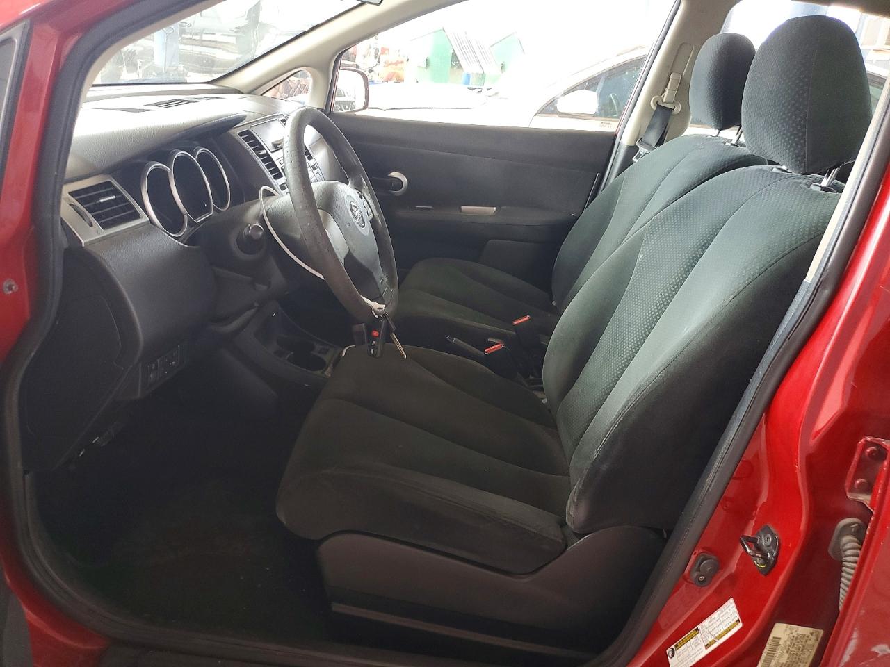 2010 Nissan Versa 1.8 S Red vin: 3N1BC1APXAL463367