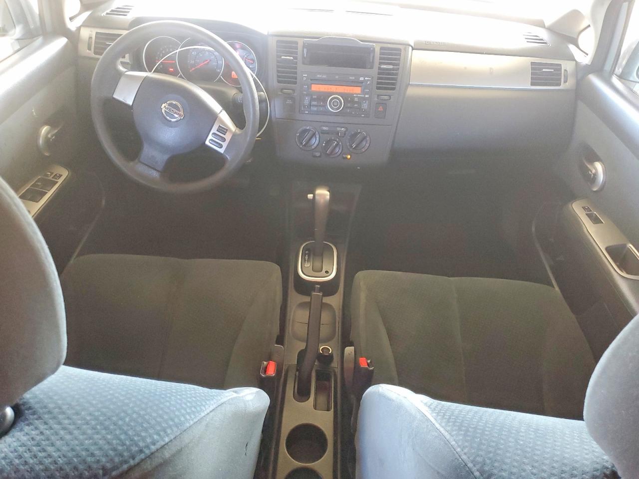 2011 Nissan Versa 1.8 S Silver vin: 3N1BC1APXBL378577