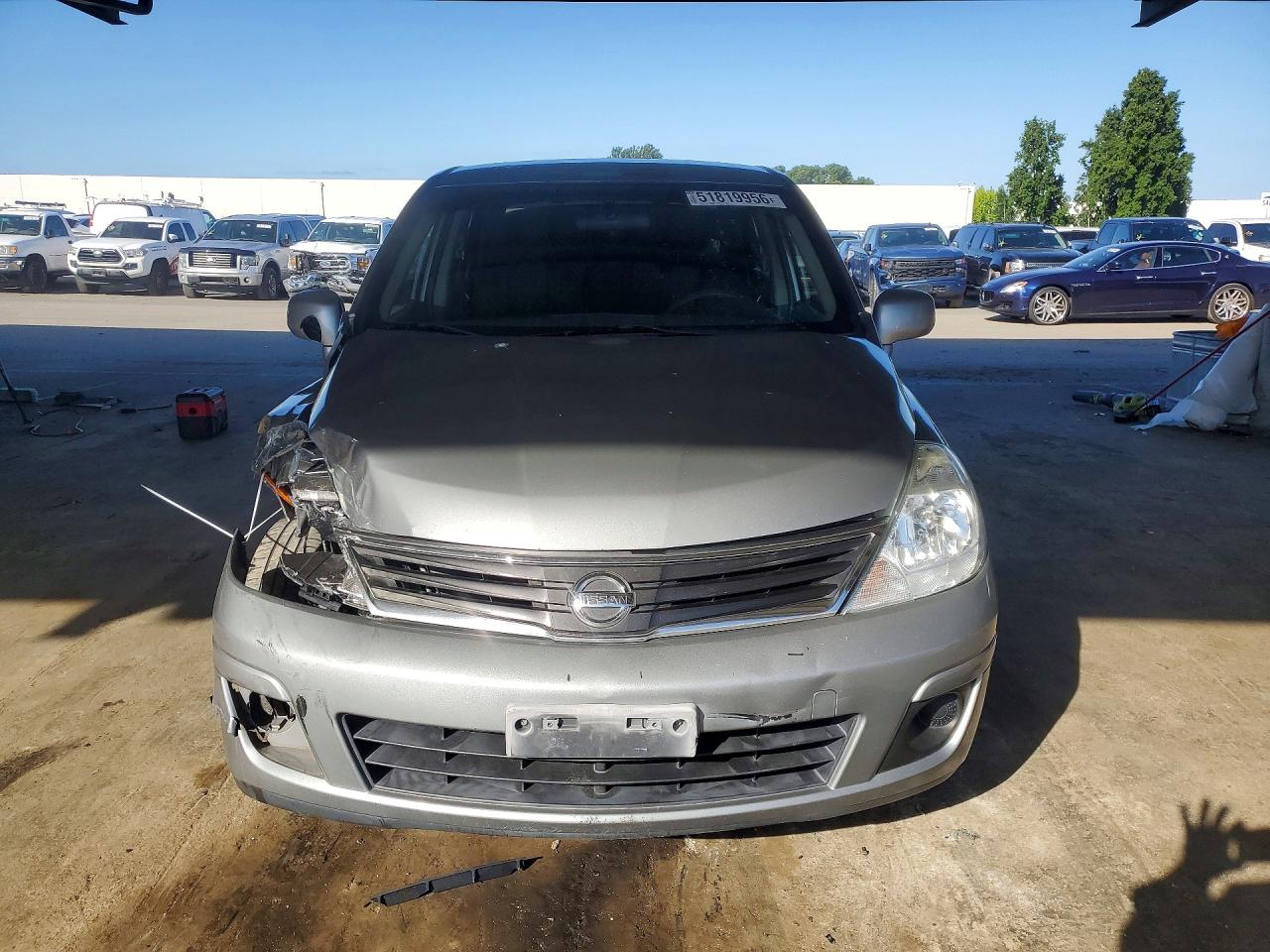2011 Nissan Versa 1.8 S Silver vin: 3N1BC1APXBL378577