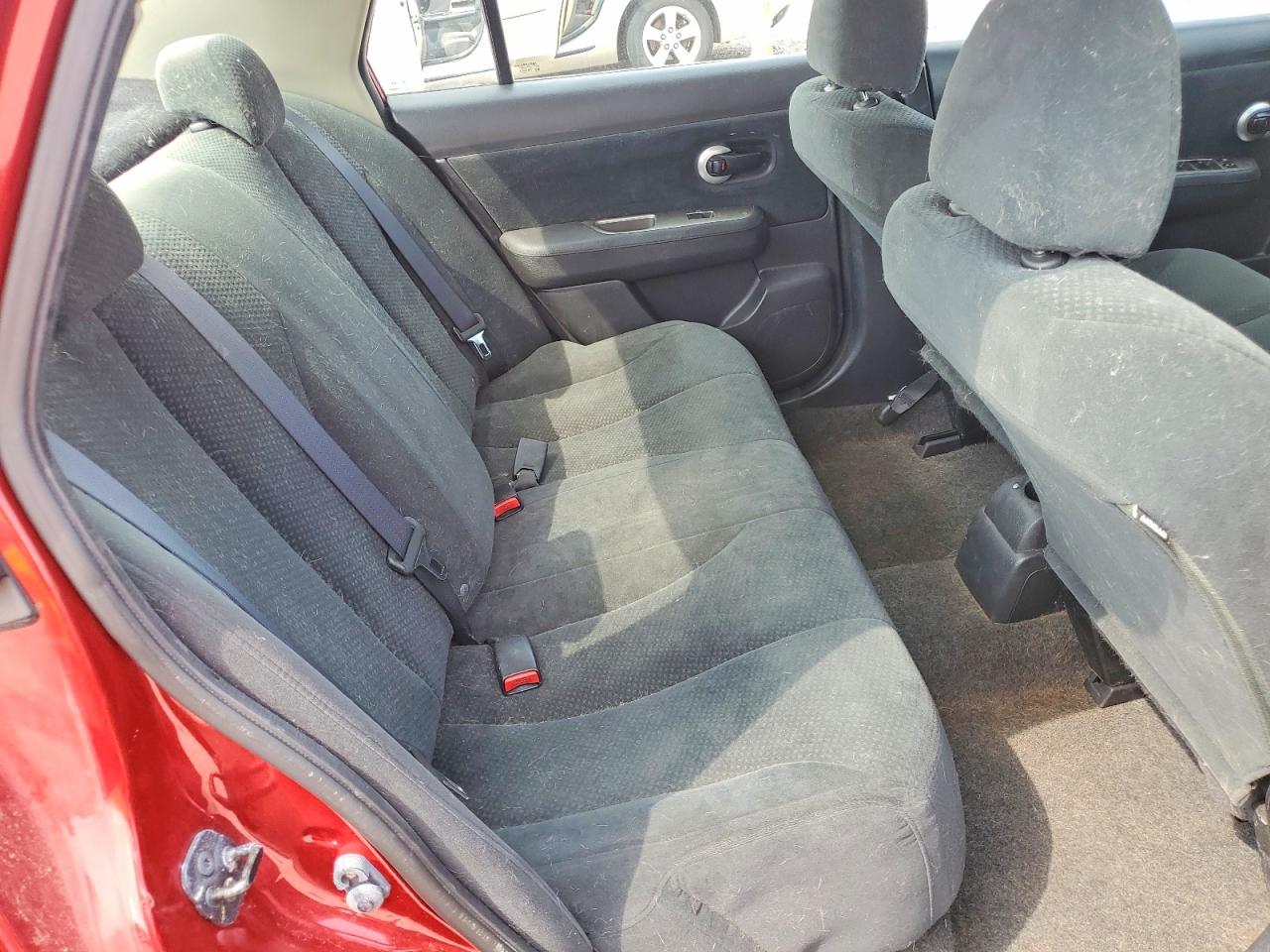 2011 Nissan Versa 1.8 S Red vin: 3N1BC1APXBL406216