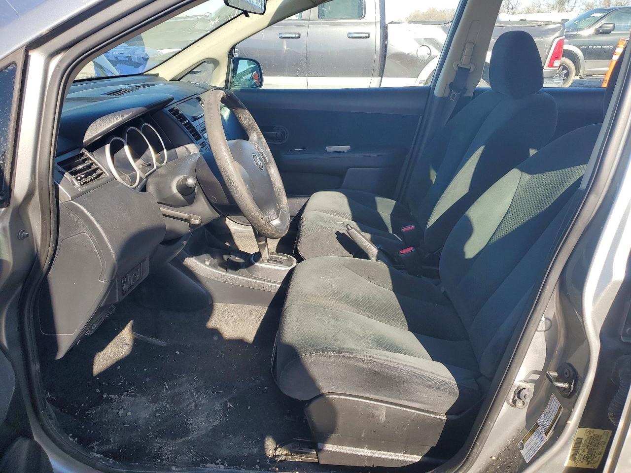 2011 Nissan Versa 1.8 S Silver vin: 3N1BC1APXBL409861