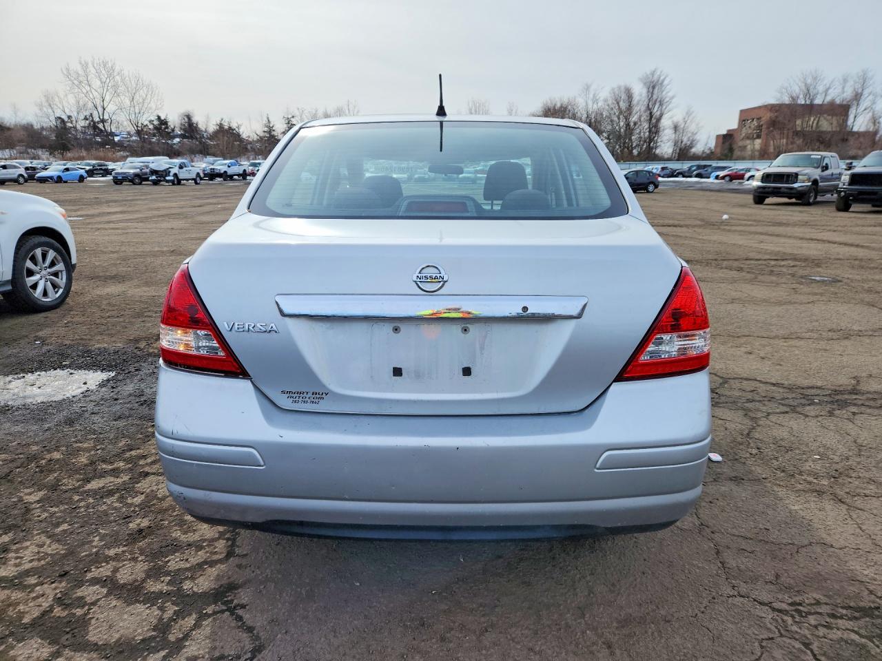 2011 Nissan Versa 1.8 S Silver vin: 3N1BC1APXBL433237