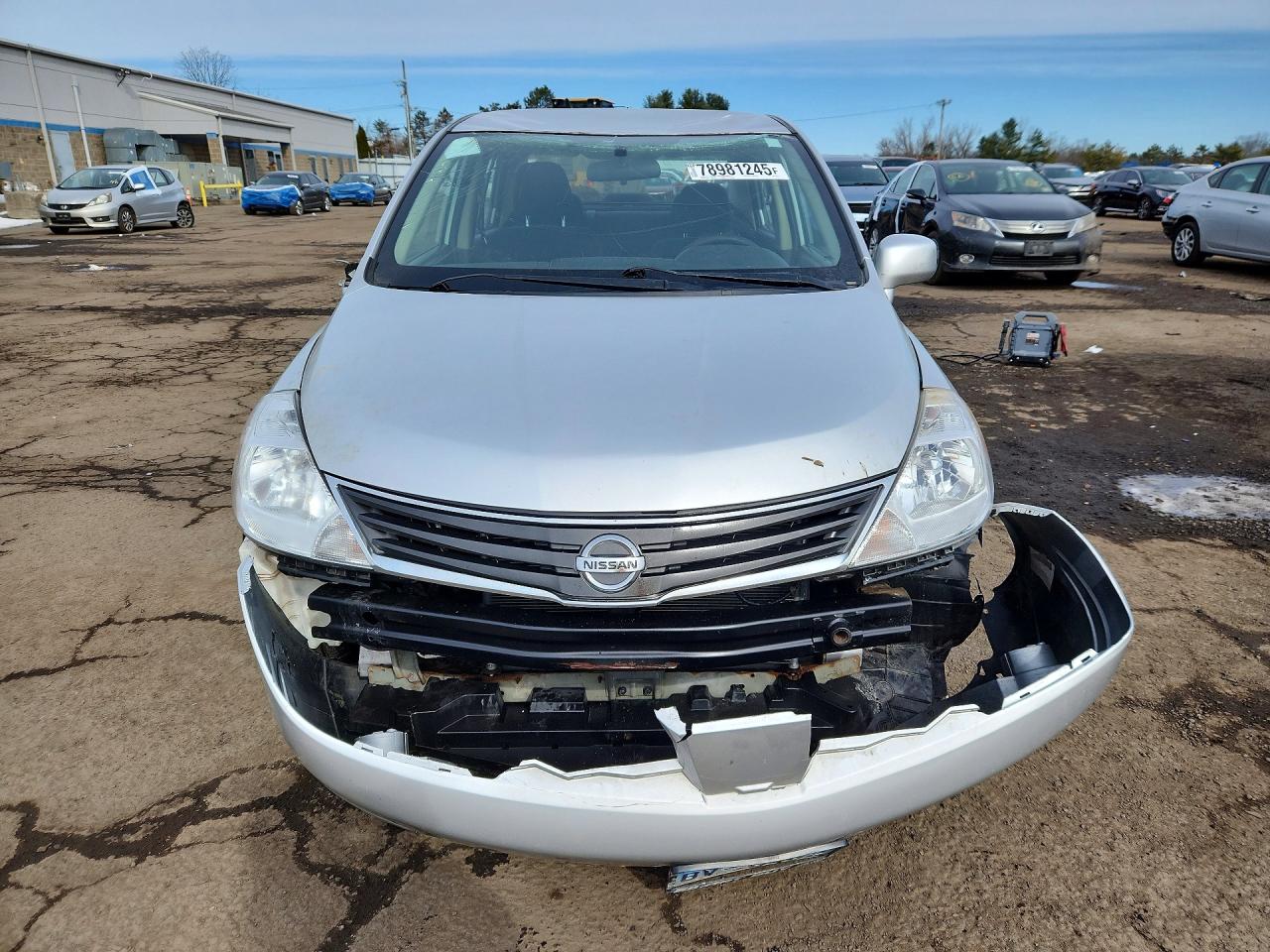 2011 Nissan Versa 1.8 S Silver vin: 3N1BC1APXBL433237