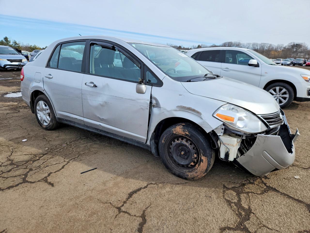2011 Nissan Versa 1.8 S Silver vin: 3N1BC1APXBL433237