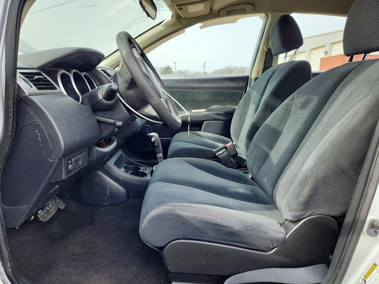 2011 Nissan Versa 1.8 S Silver vin: 3N1BC1APXBL433237