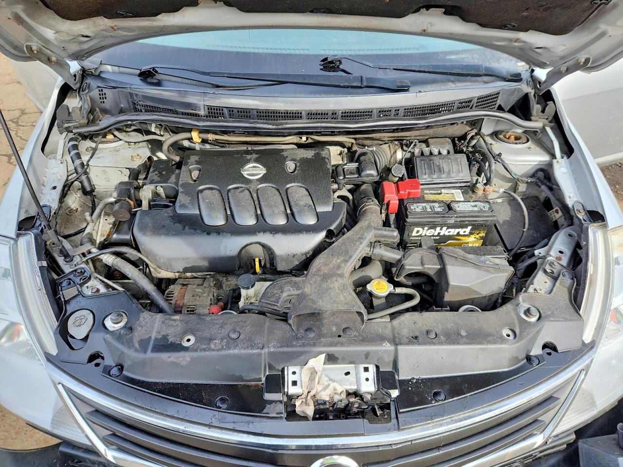 2011 Nissan Versa 1.8 S Silver vin: 3N1BC1APXBL433237