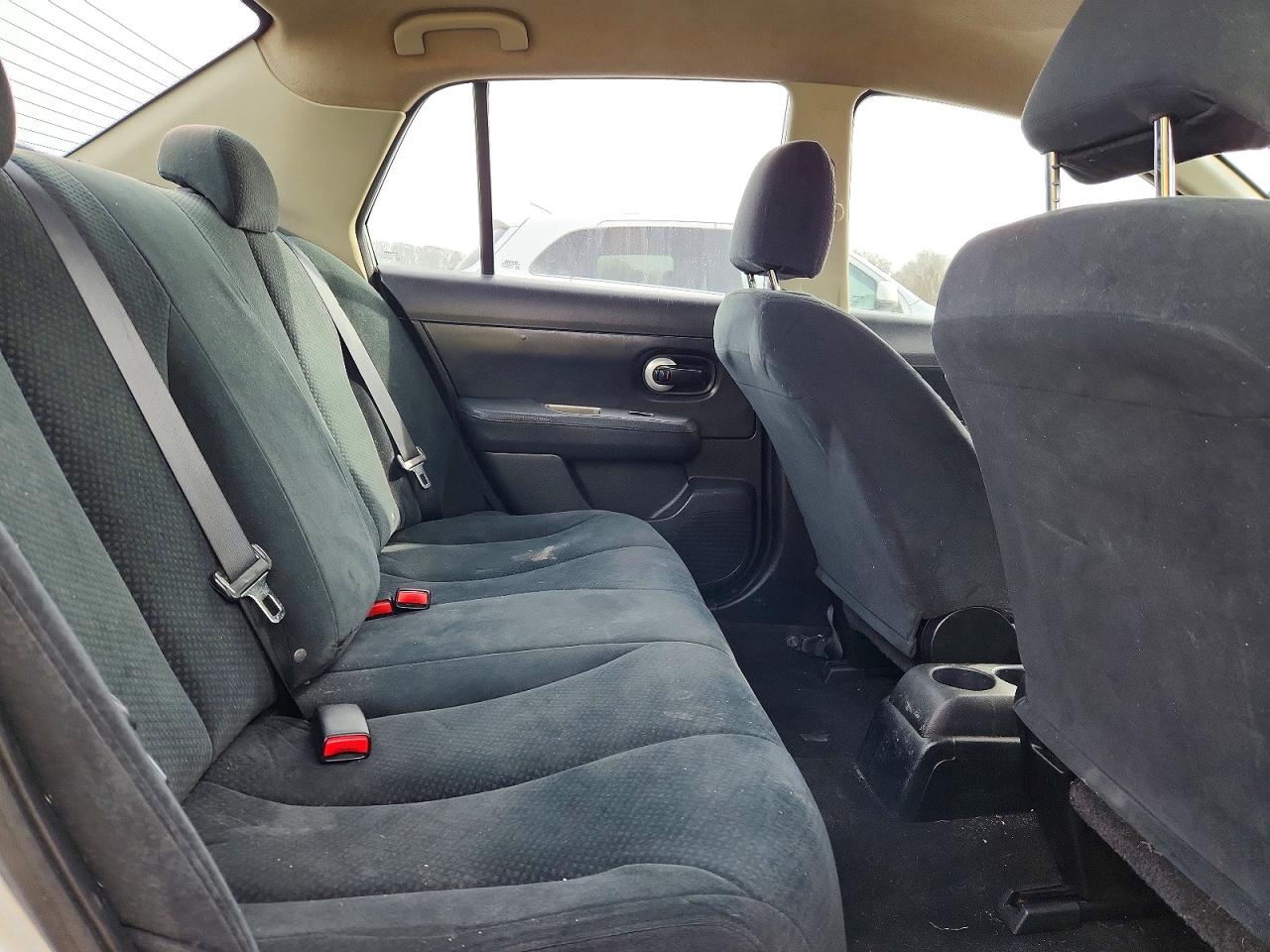2011 Nissan Versa 1.8 S Silver vin: 3N1BC1APXBL433237