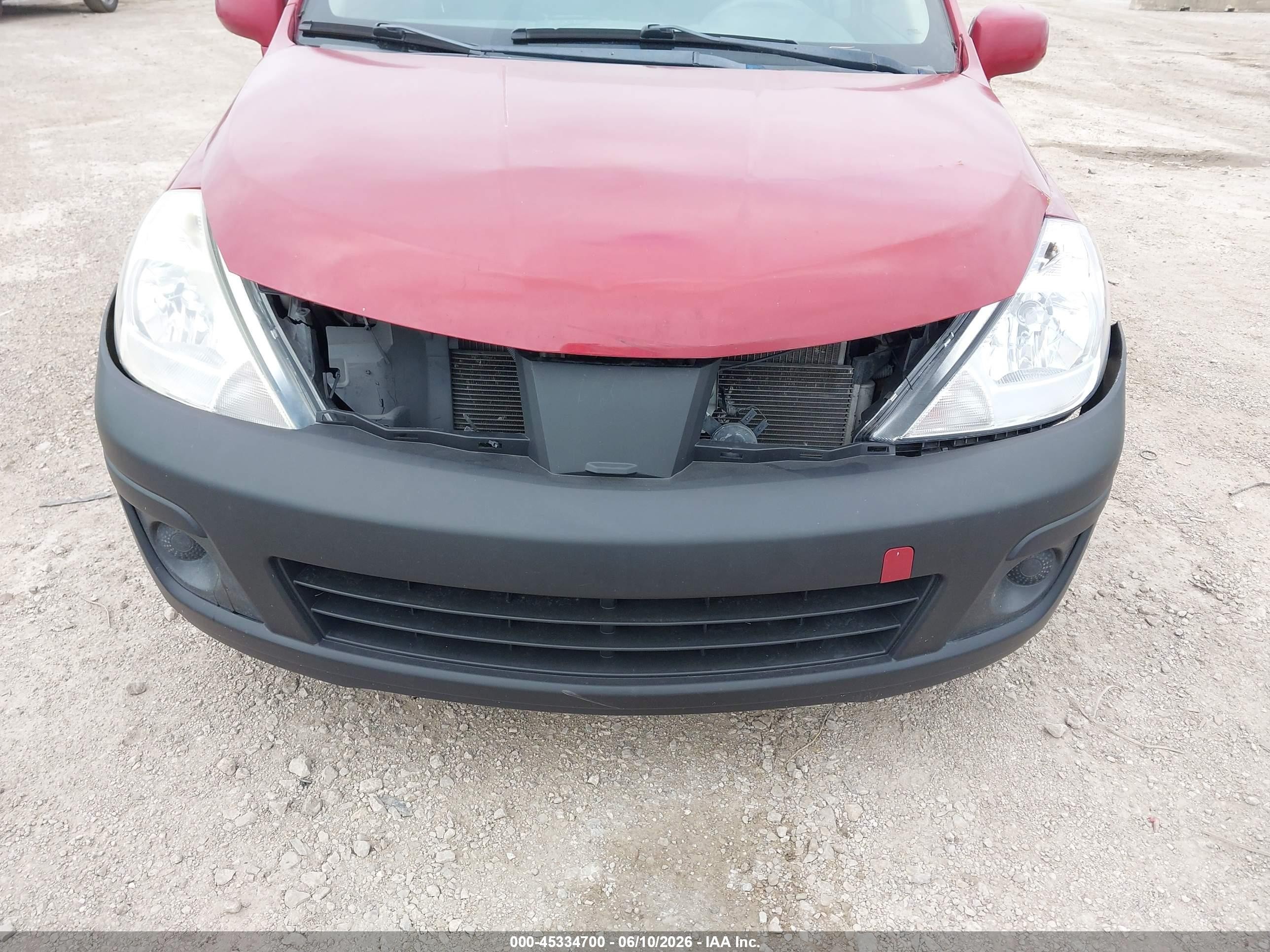 2011 Nissan Versa 1.8s Red vin: 3N1BC1APXBL446246