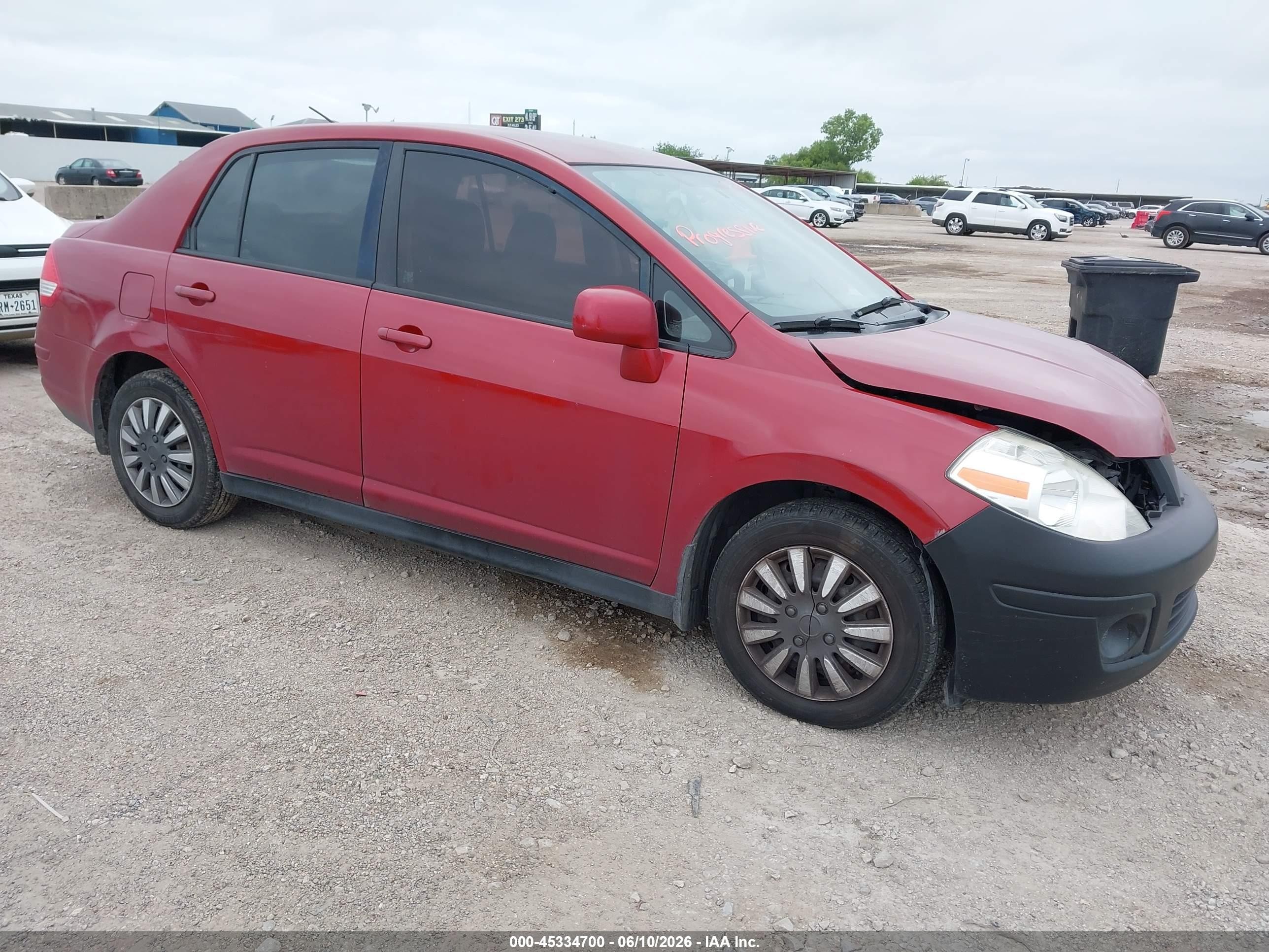 2011 Nissan Versa 1.8s Red vin: 3N1BC1APXBL446246
