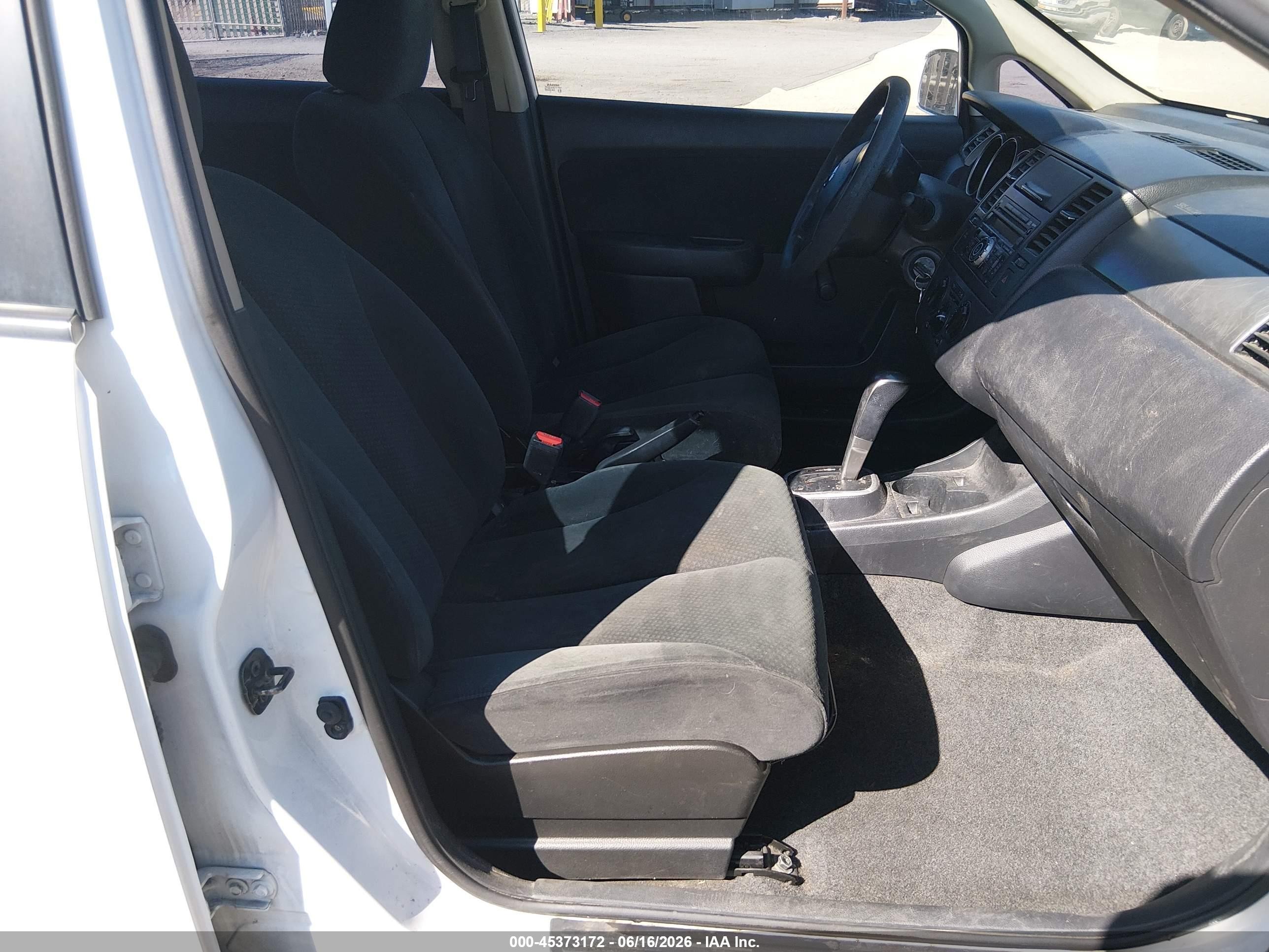 2011 Nissan Versa 1.8s White vin: 3N1BC1APXBL462379