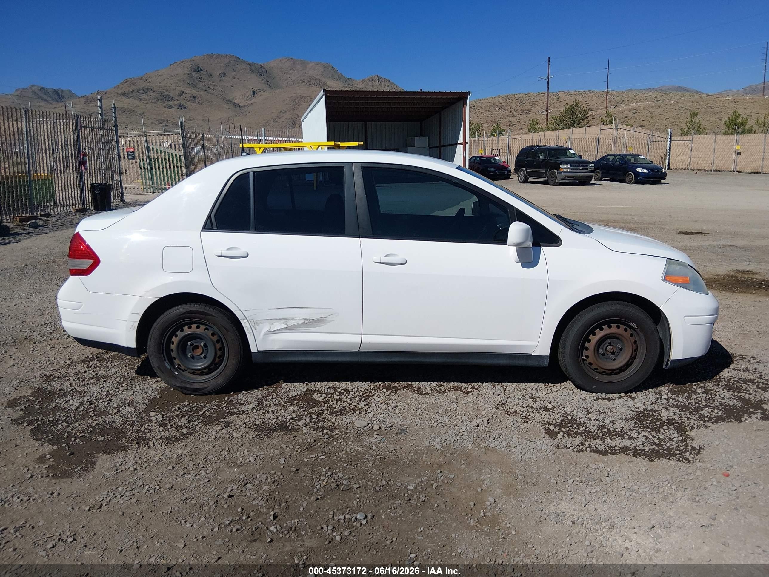 2011 Nissan Versa 1.8s White vin: 3N1BC1APXBL462379