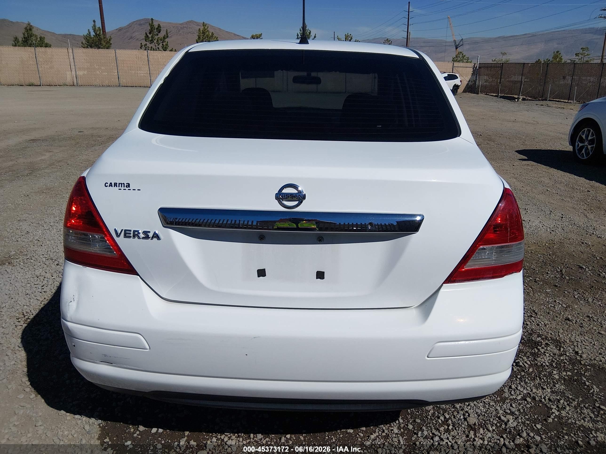 2011 Nissan Versa 1.8s White vin: 3N1BC1APXBL462379