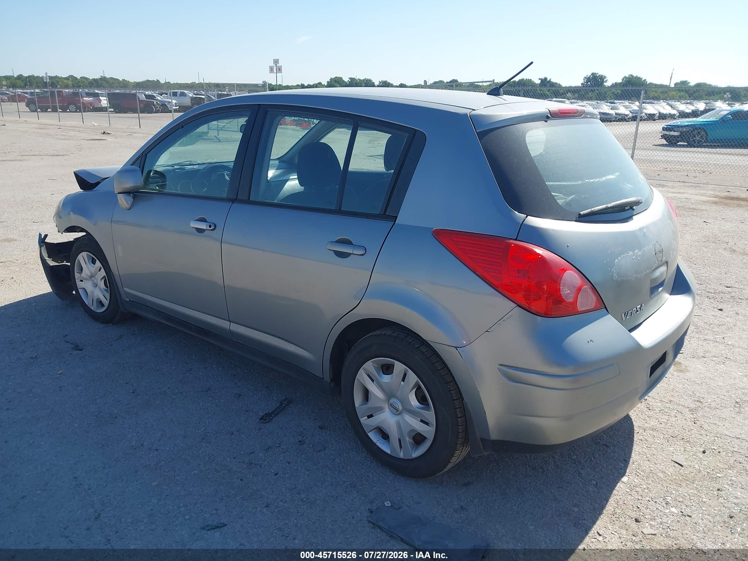 2010 Nissan Versa 1.8s Серебряный vin: 3N1BC1CP0AL437342