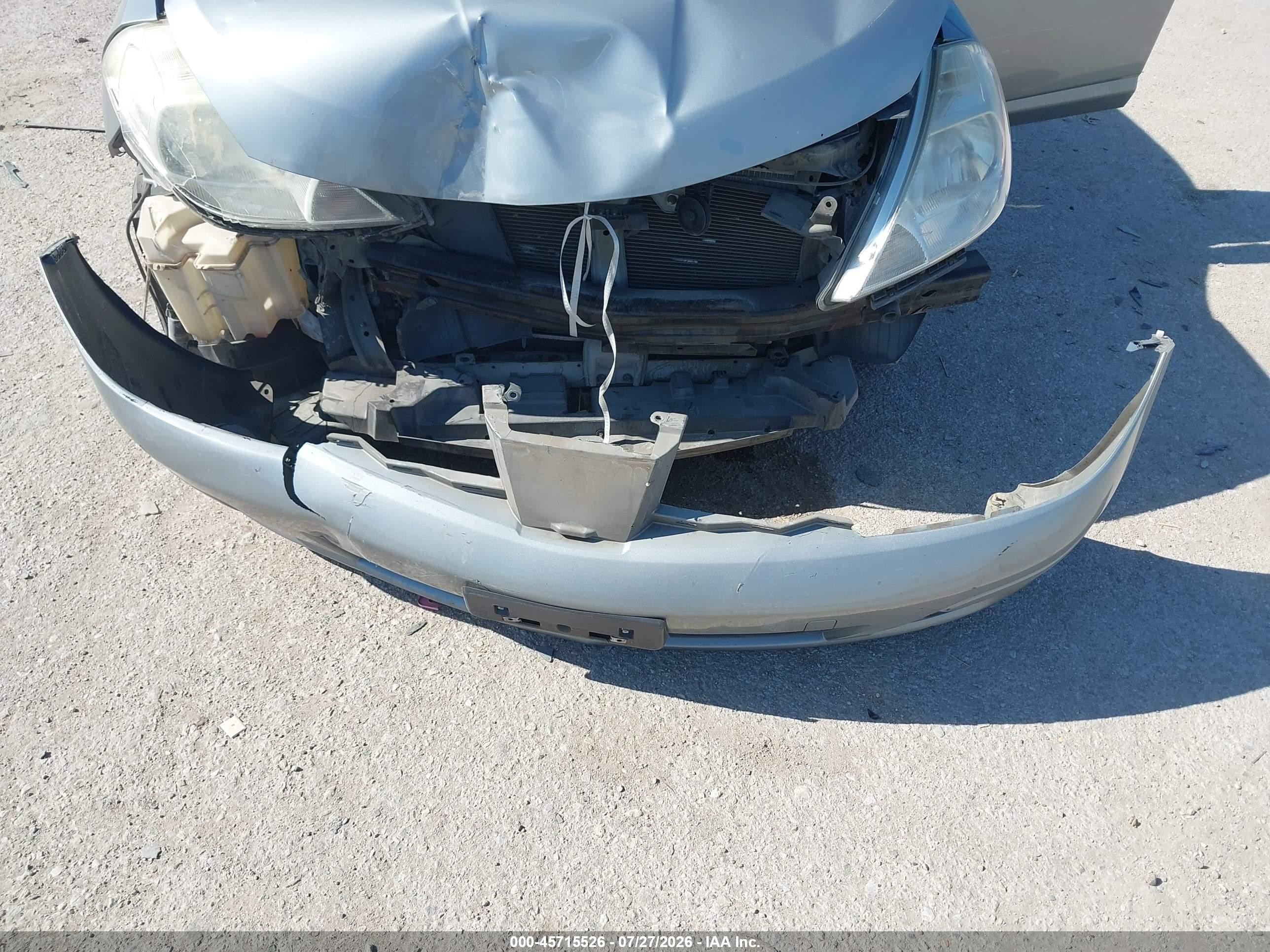 2010 Nissan Versa 1.8s Серебряный vin: 3N1BC1CP0AL437342