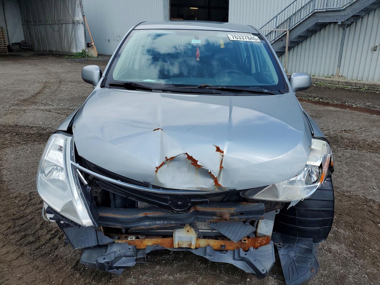 2010 Nissan Versa Silver vin: 3N1BC1CP0AL455453