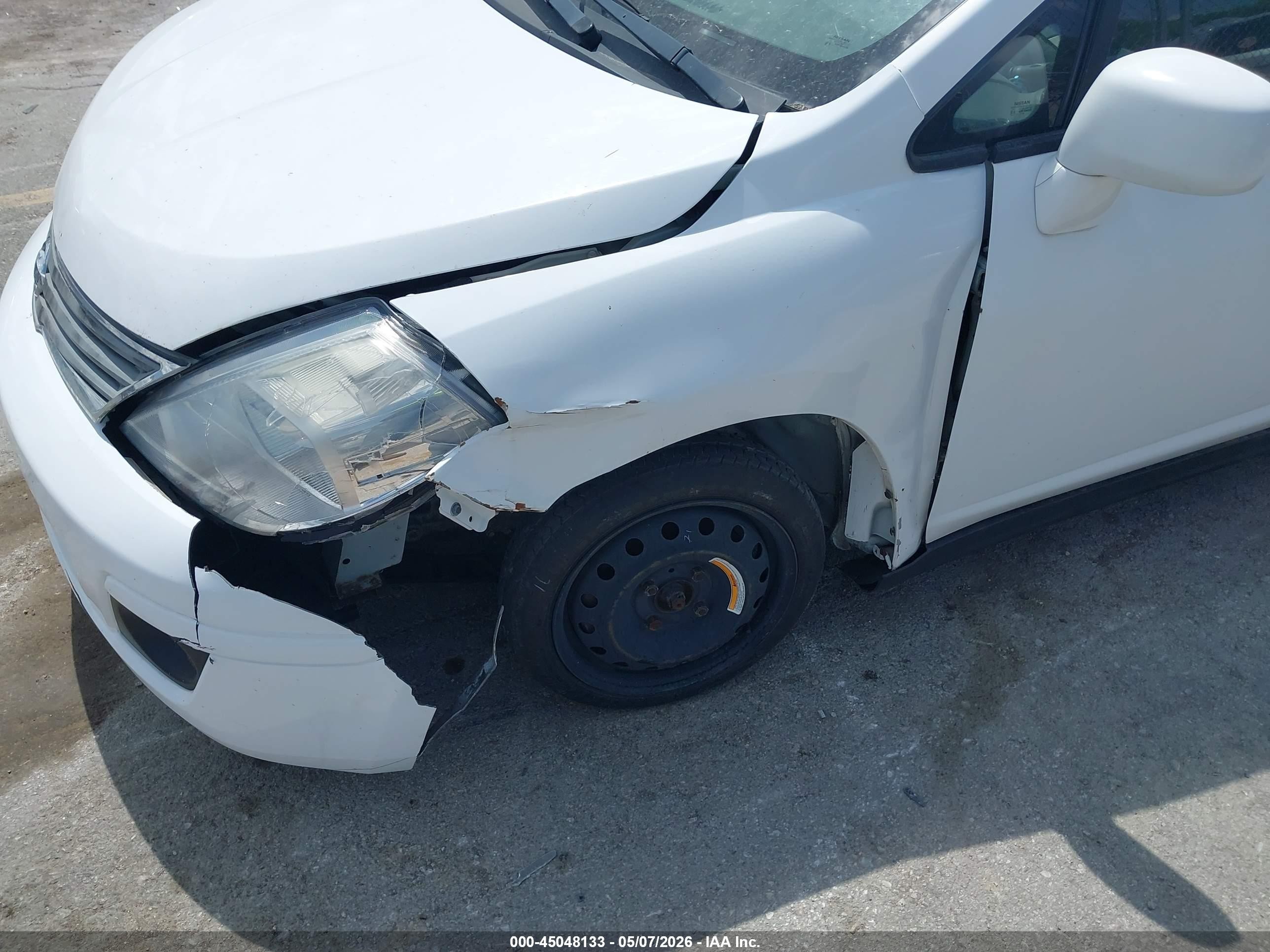 2010 Nissan Versa 1.8s White vin: 3N1BC1CP0AL457414