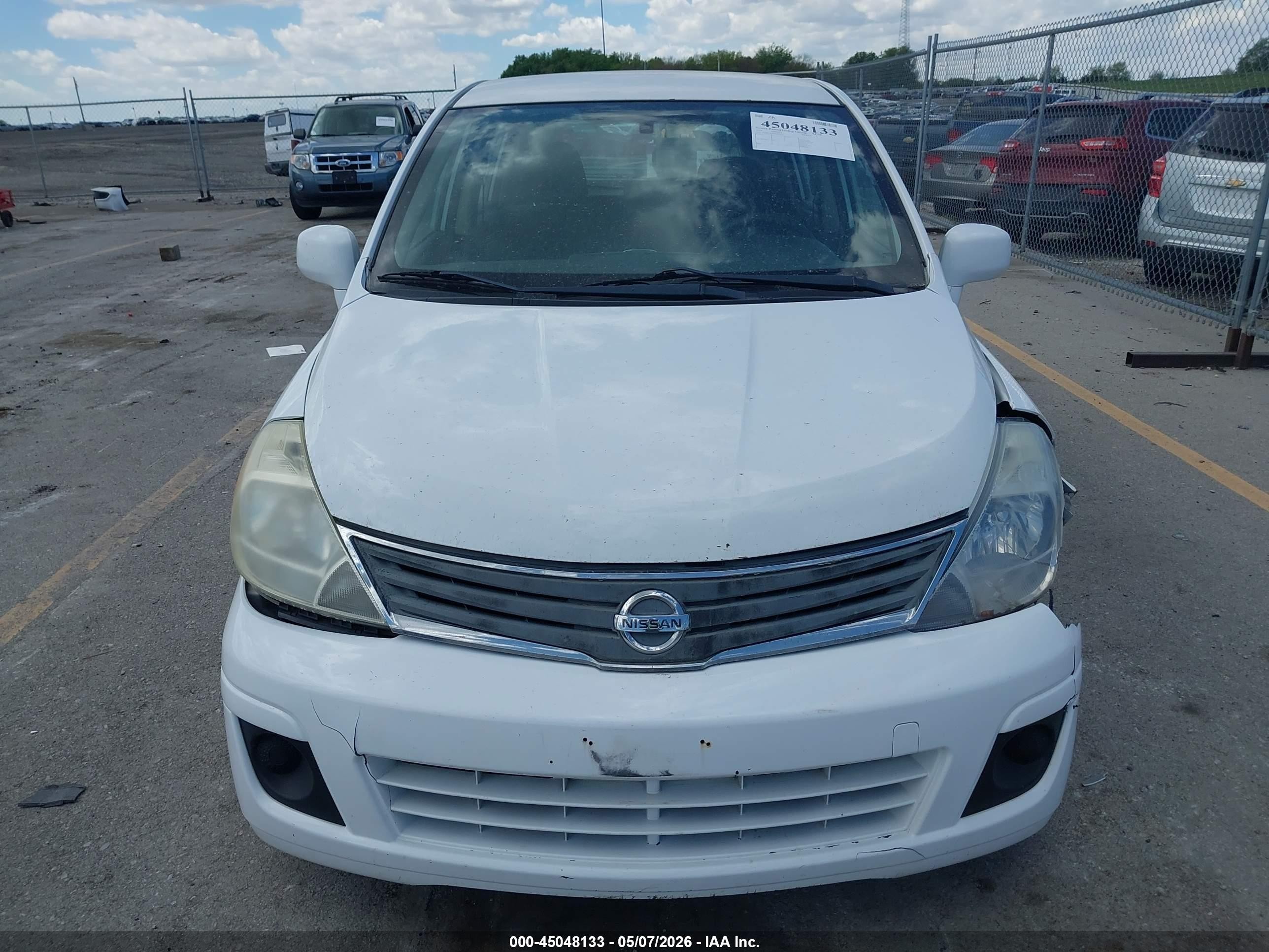 2010 Nissan Versa 1.8s White vin: 3N1BC1CP0AL457414