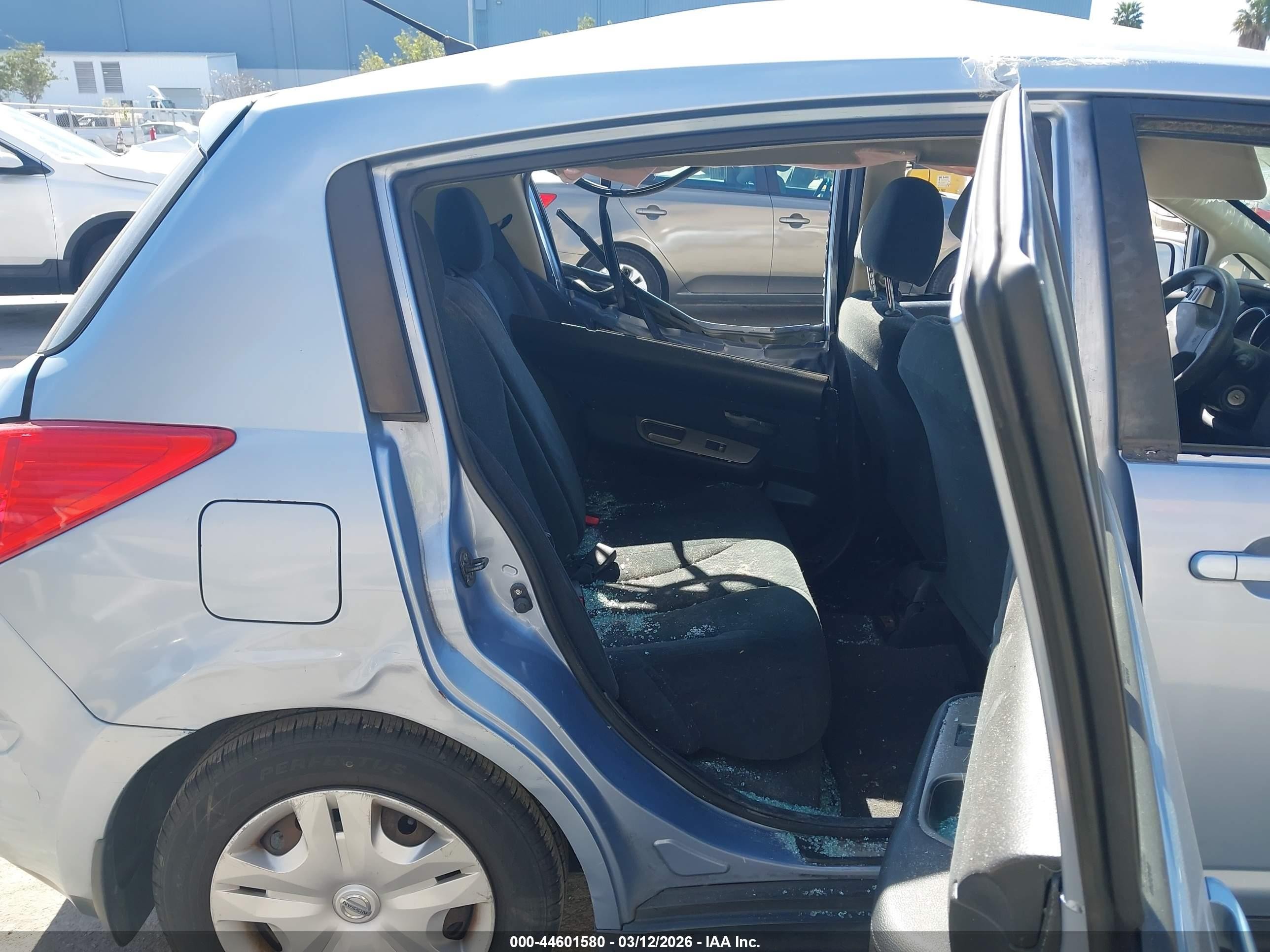 2011 Nissan Versa 1.8s Blue vin: 3N1BC1CP0BL371389