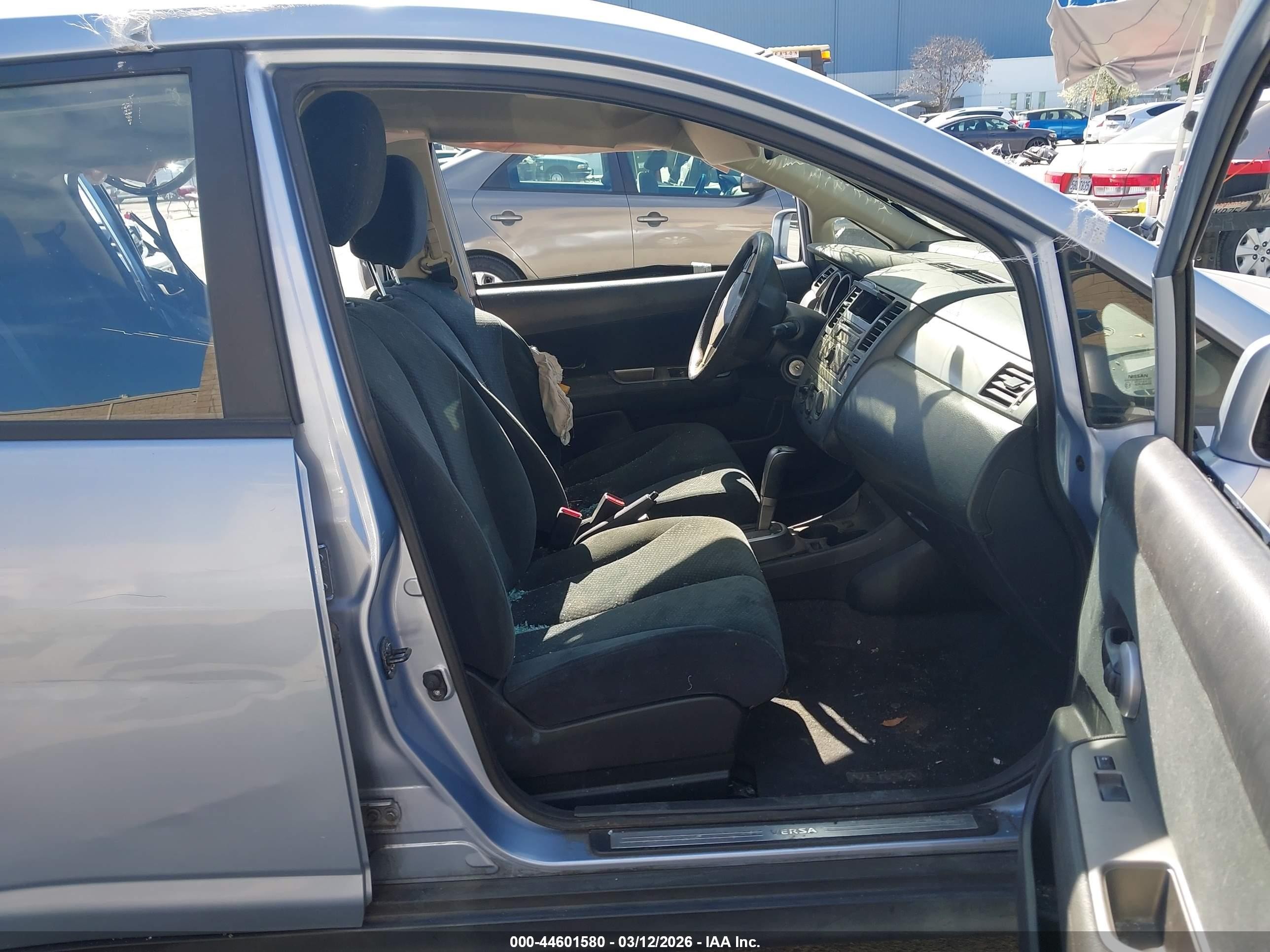 2011 Nissan Versa 1.8s Blue vin: 3N1BC1CP0BL371389