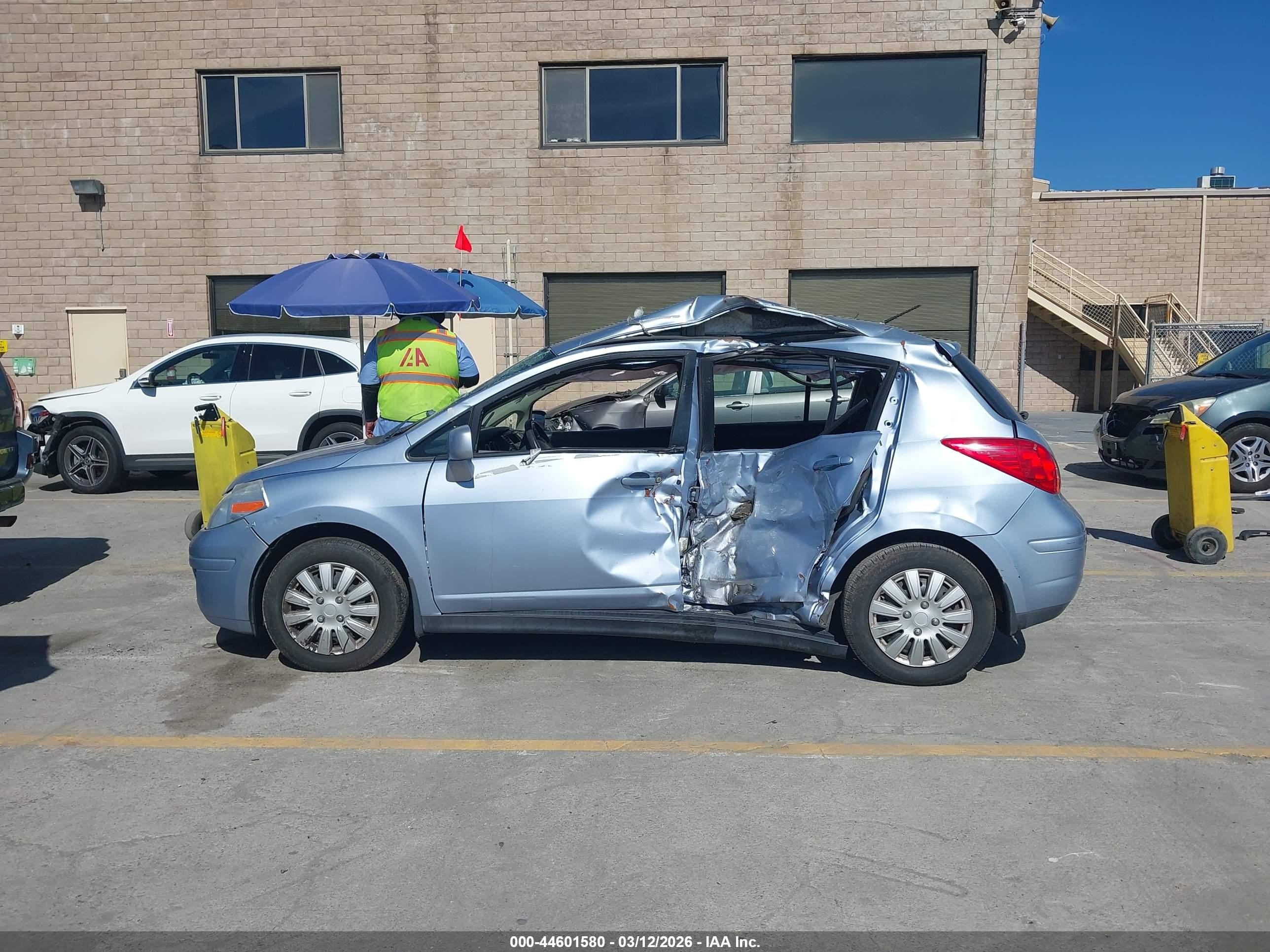2011 Nissan Versa 1.8s Blue vin: 3N1BC1CP0BL371389