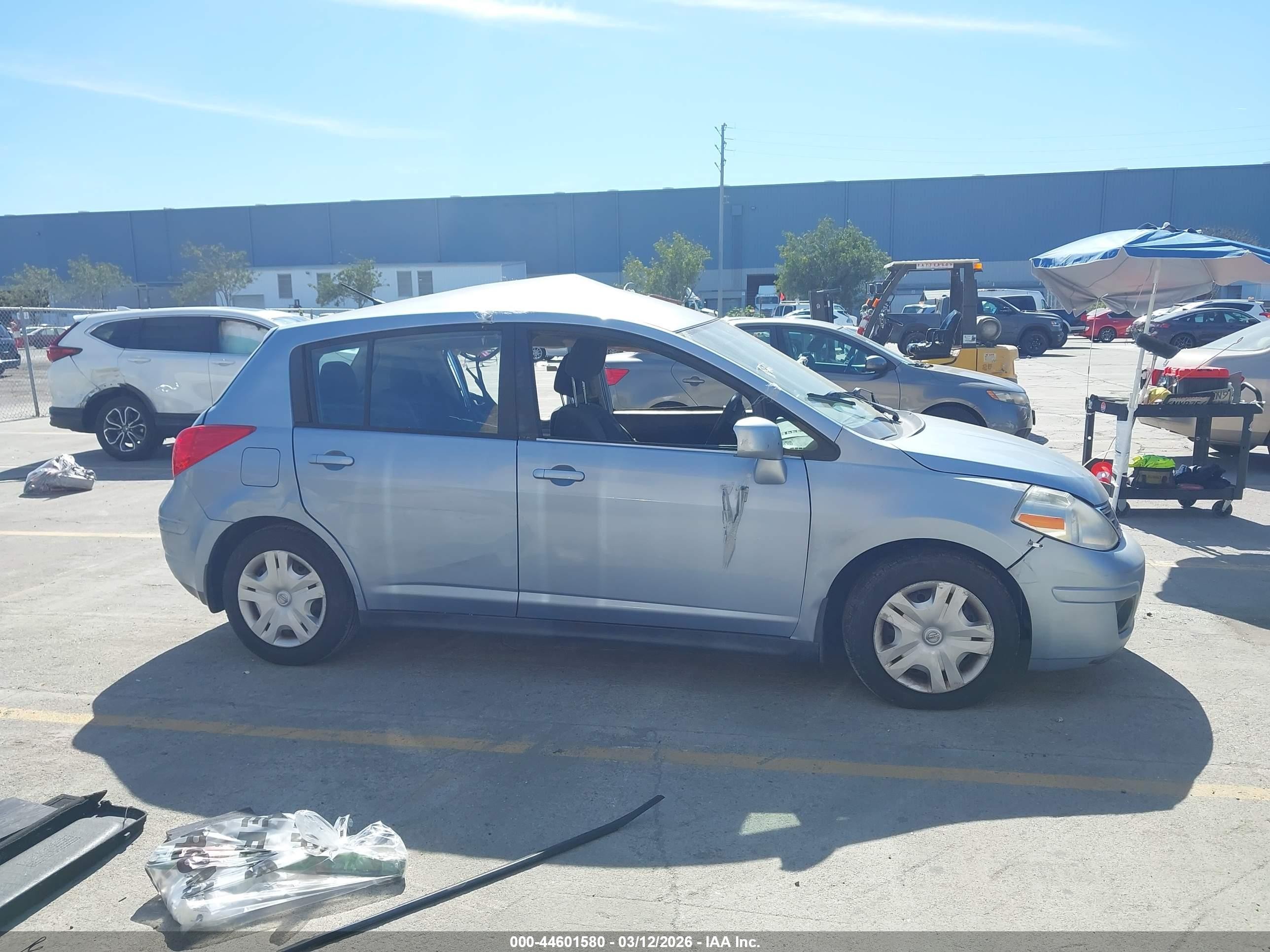 2011 Nissan Versa 1.8s Blue vin: 3N1BC1CP0BL371389