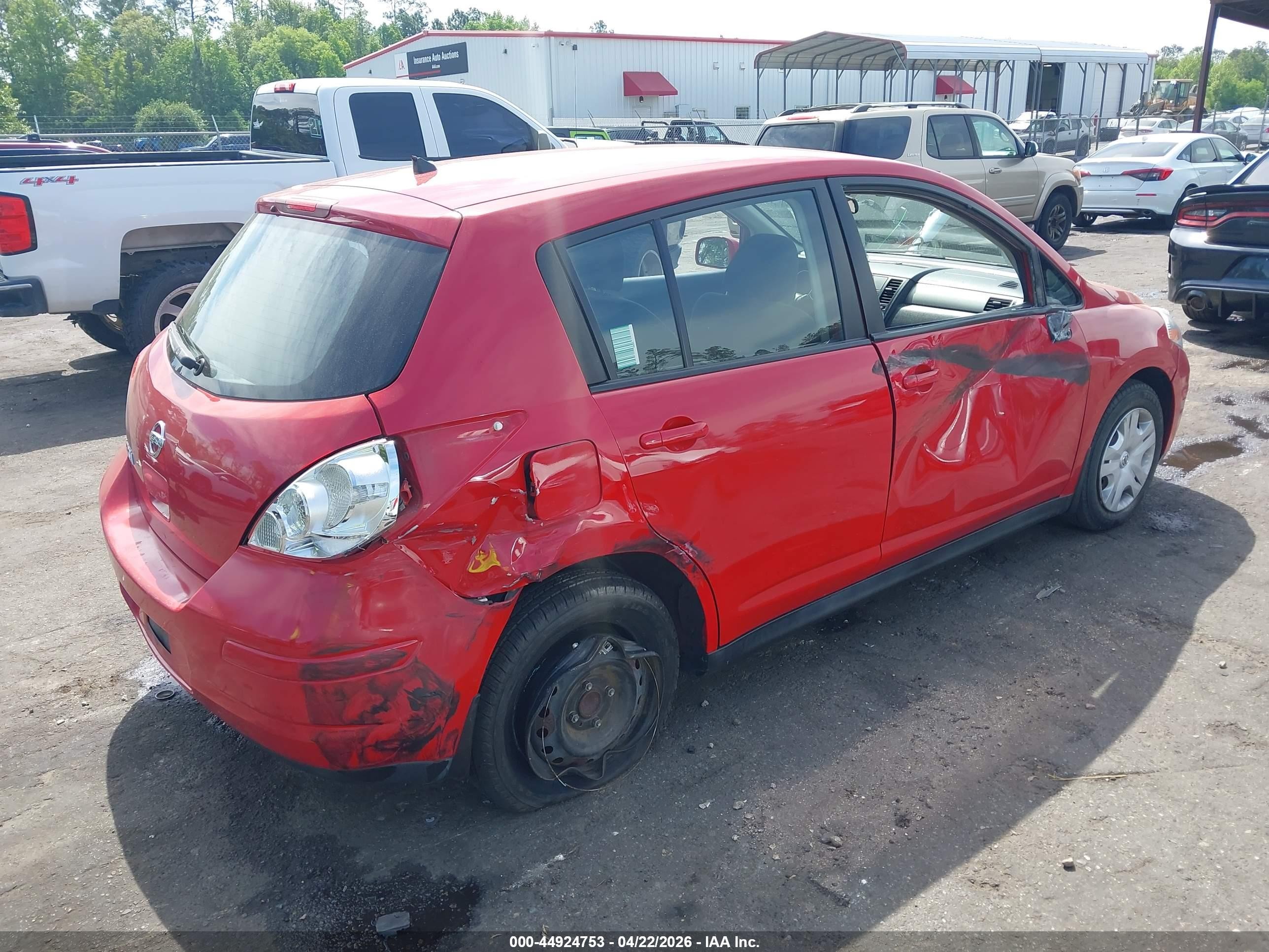 2011 Nissan Versa 1.8s Red vin: 3N1BC1CP0BL374874