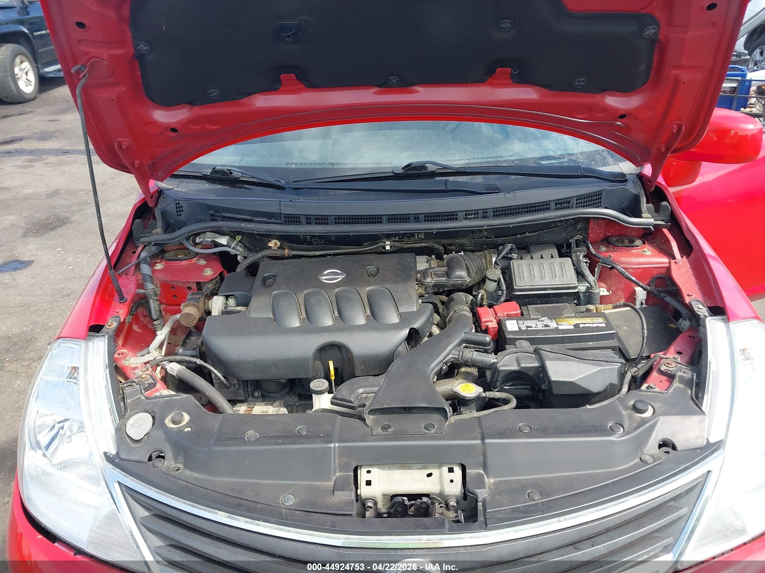 2011 Nissan Versa 1.8s Red vin: 3N1BC1CP0BL374874