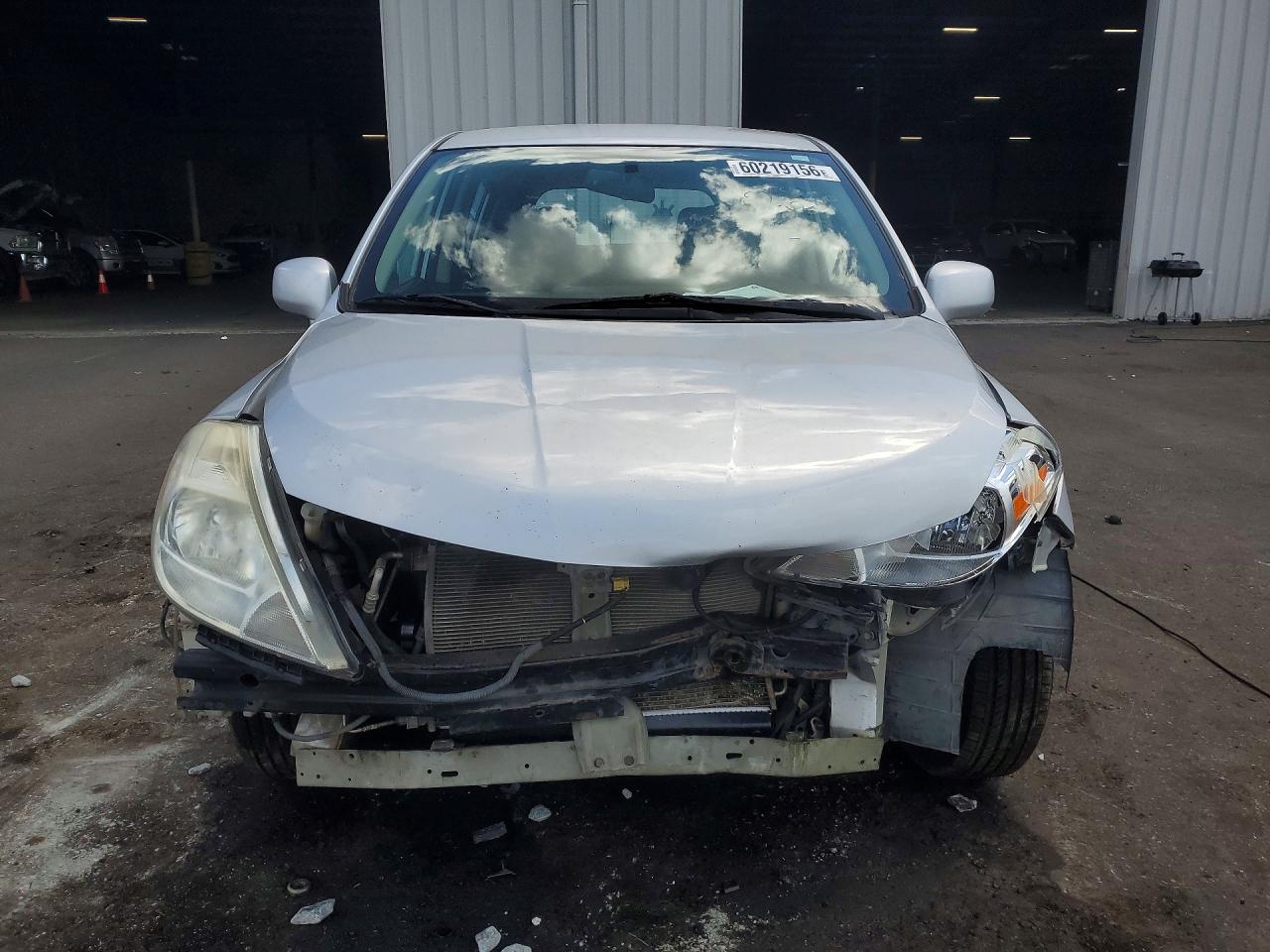 2011 Nissan Versa 1.8 S Silver vin: 3N1BC1CP0BL396048