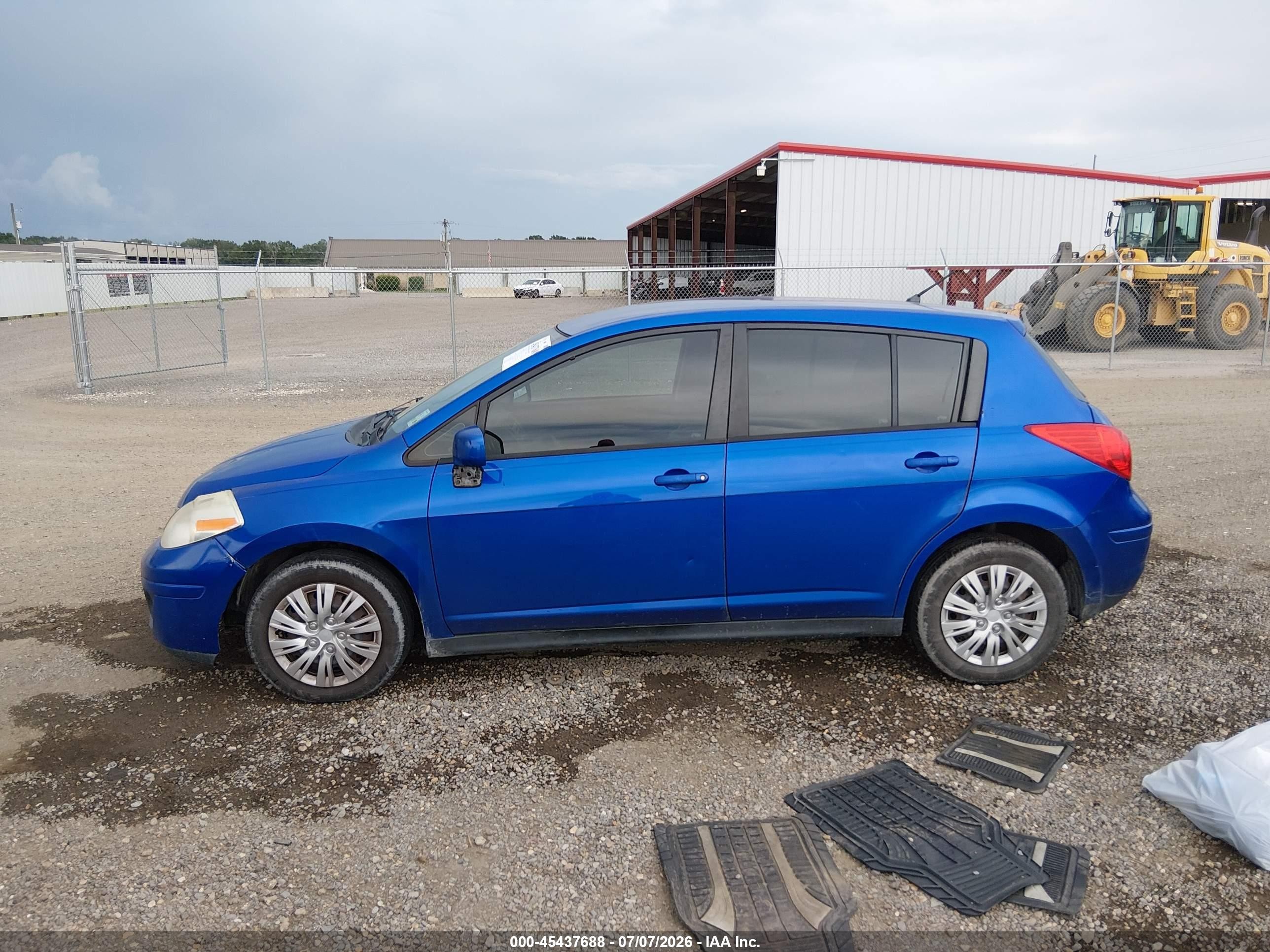 2011 Nissan Versa 1.8s Blue vin: 3N1BC1CP0BL417206