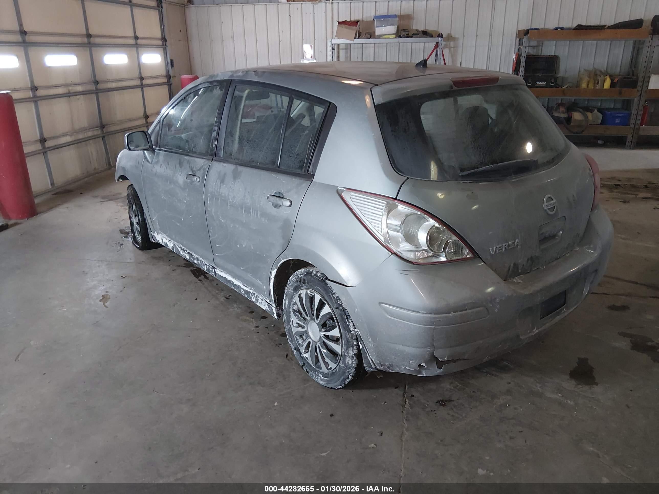 2011 Nissan Versa 1.8s Silver vin: 3N1BC1CP0BL425760