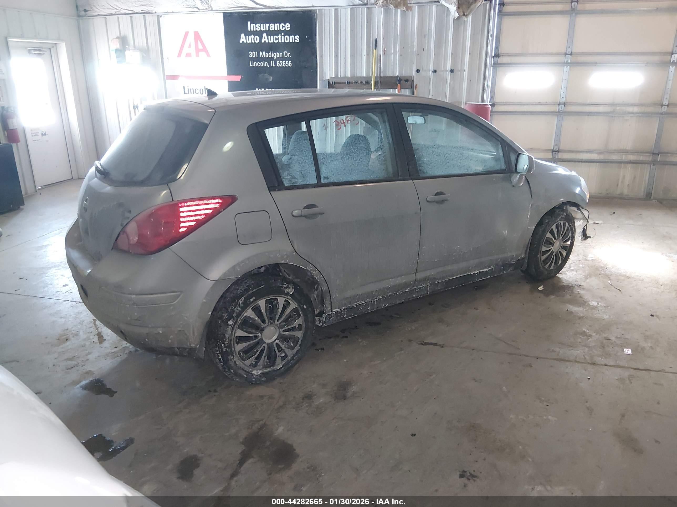 2011 Nissan Versa 1.8s Silver vin: 3N1BC1CP0BL425760