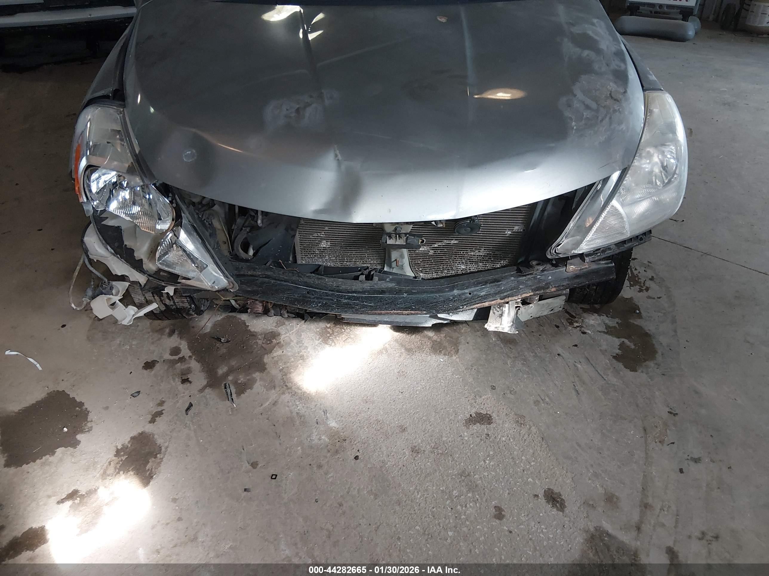 2011 Nissan Versa 1.8s Silver vin: 3N1BC1CP0BL425760