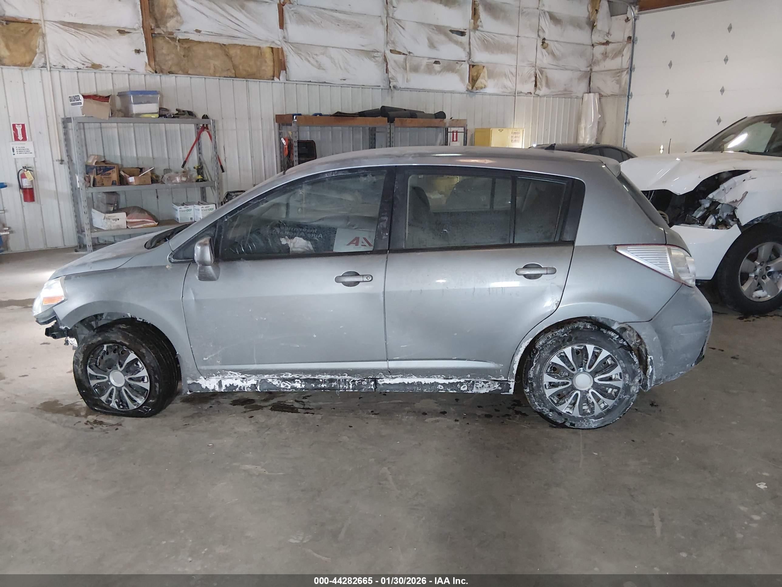 2011 Nissan Versa 1.8s Silver vin: 3N1BC1CP0BL425760