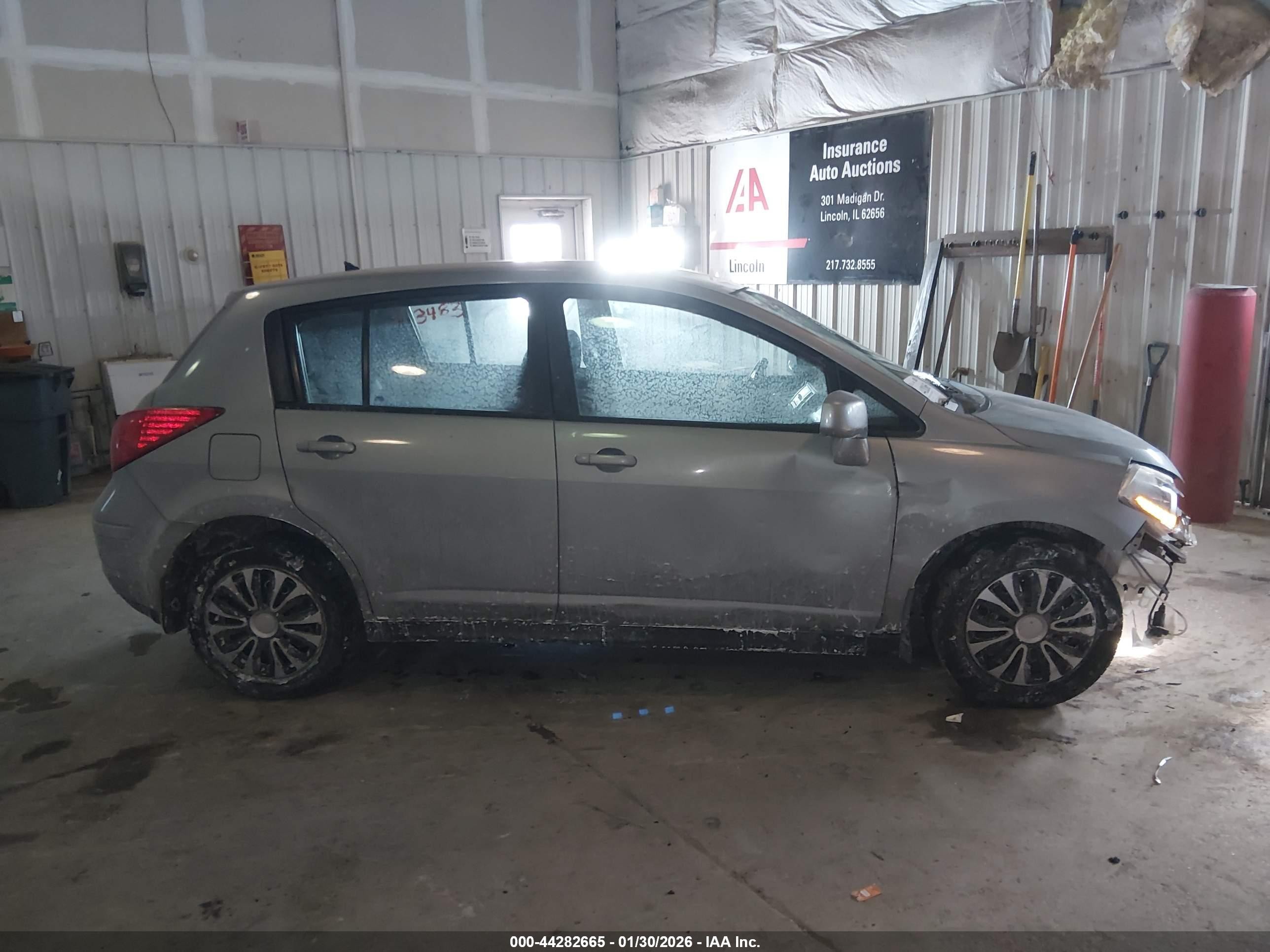 2011 Nissan Versa 1.8s Silver vin: 3N1BC1CP0BL425760