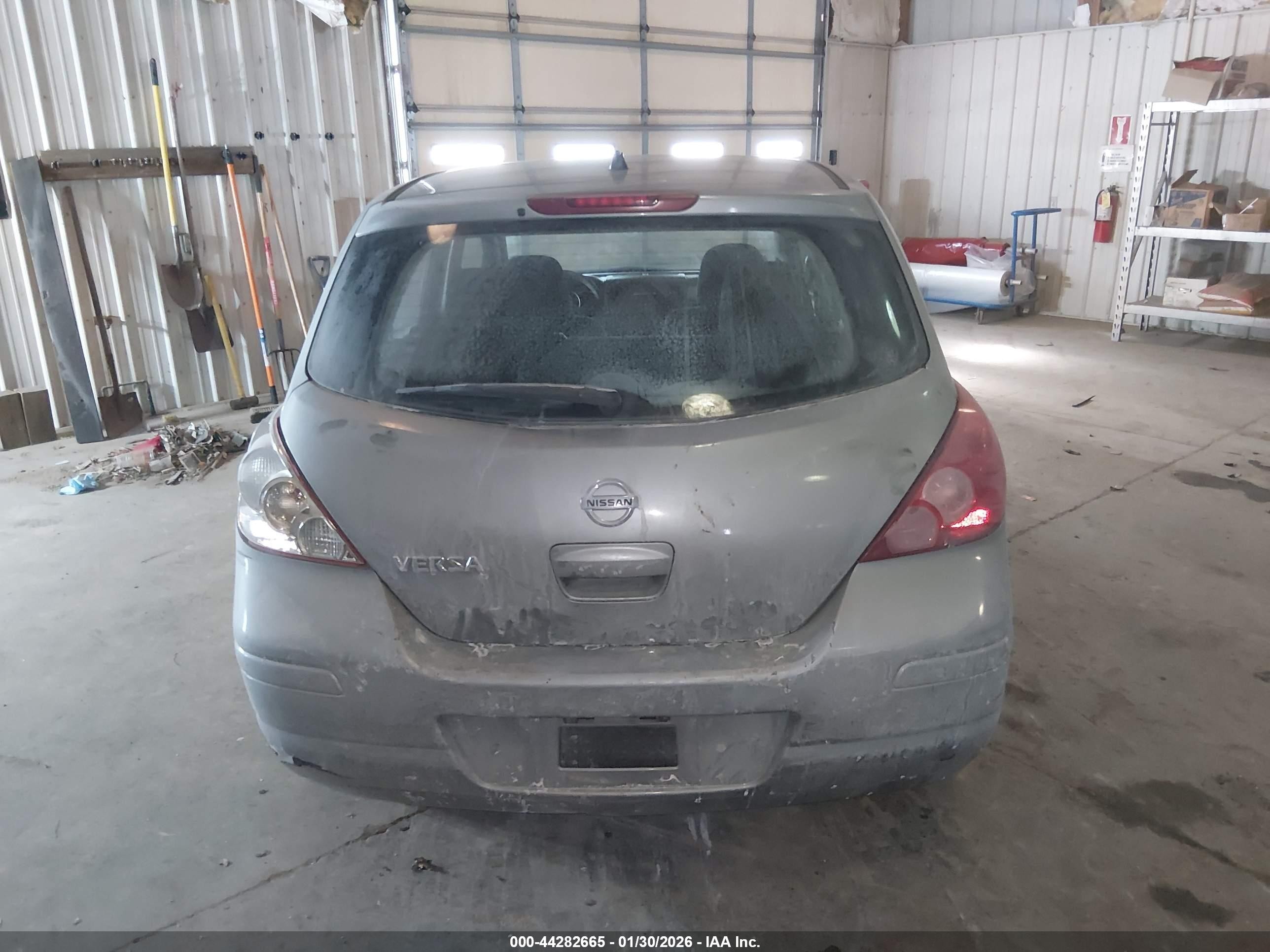 2011 Nissan Versa 1.8s Silver vin: 3N1BC1CP0BL425760