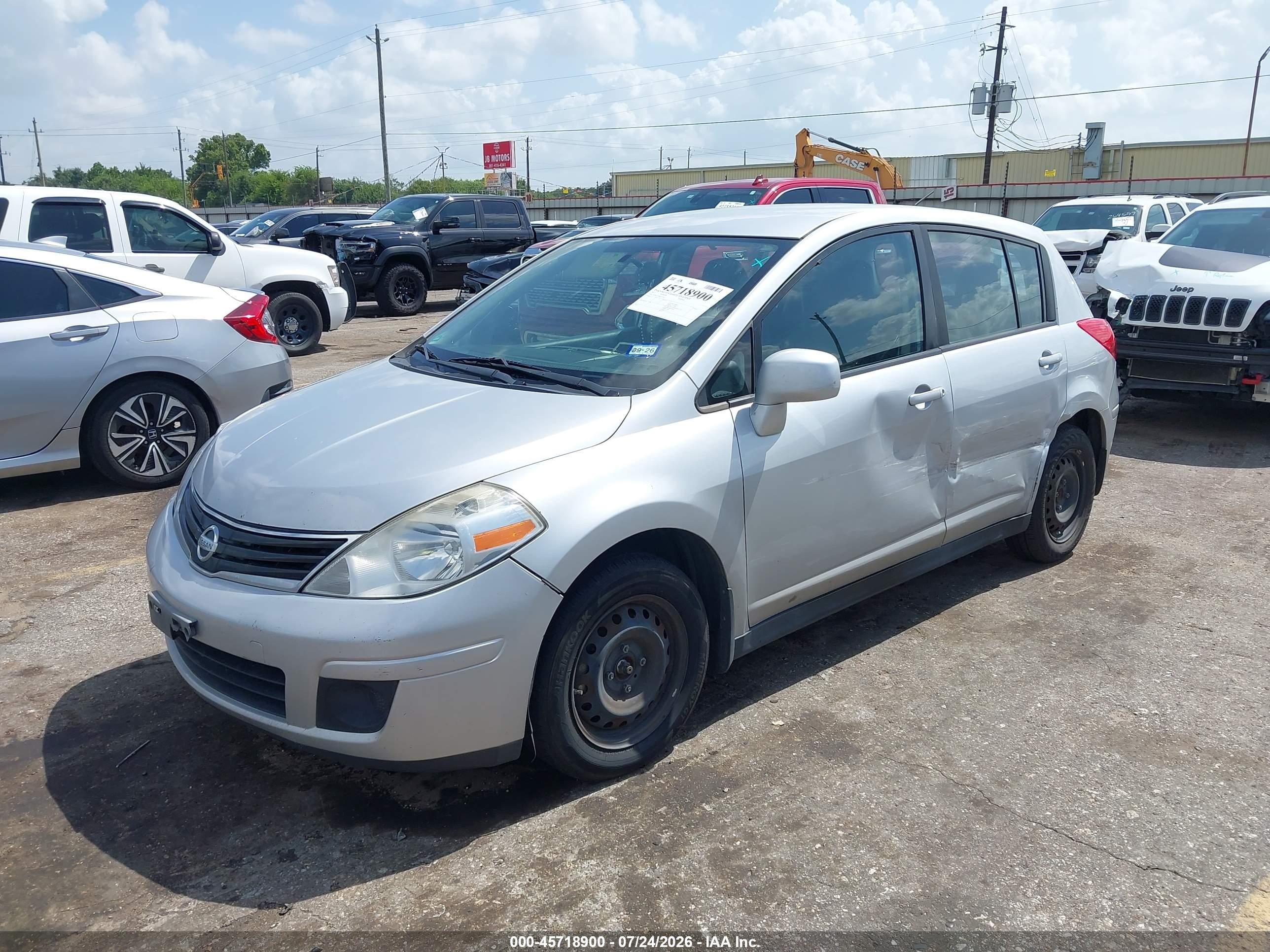 2011 Nissan Versa 1.8s Серебряный vin: 3N1BC1CP0BL511943
