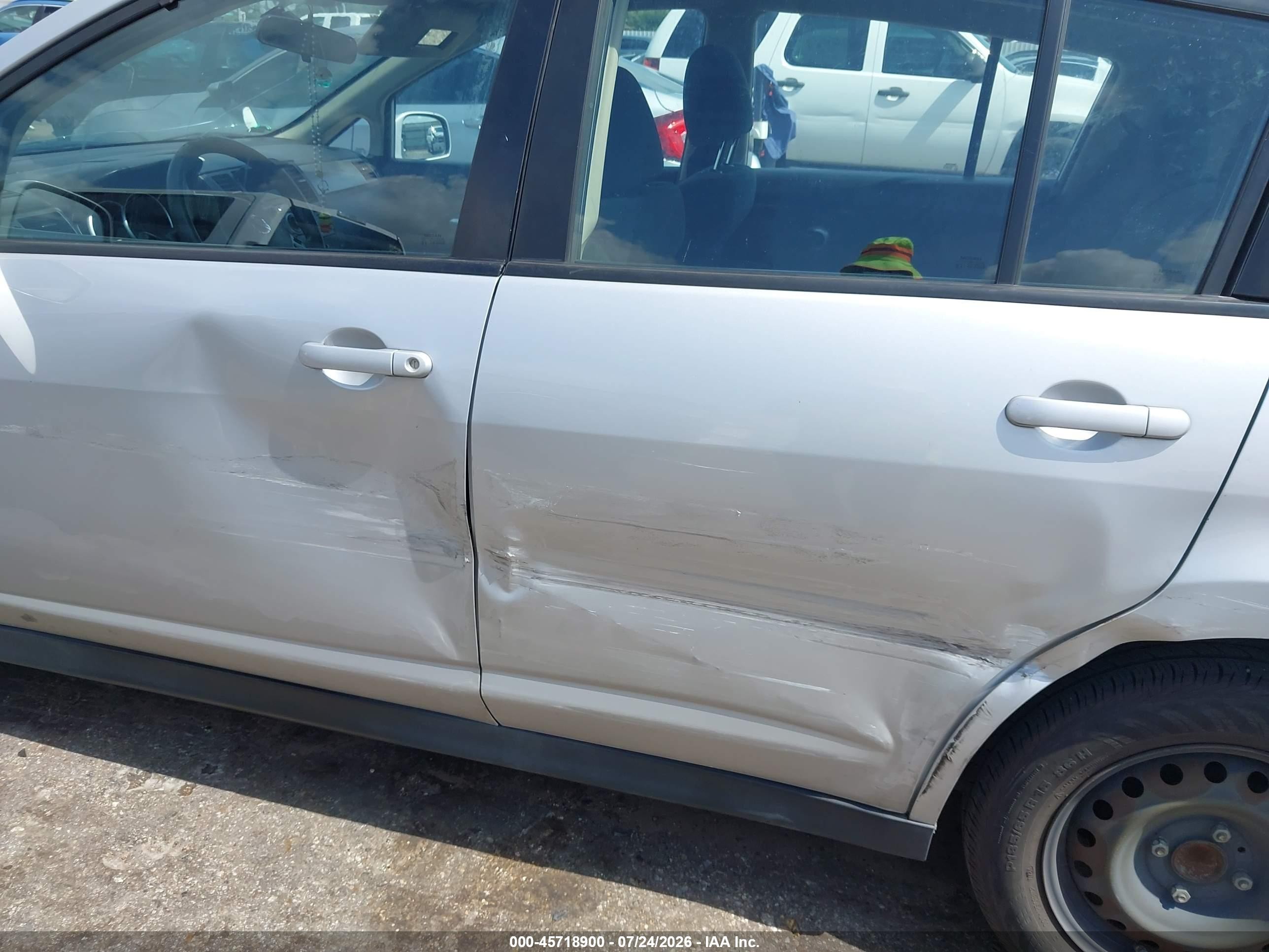 2011 Nissan Versa 1.8s Серебряный vin: 3N1BC1CP0BL511943