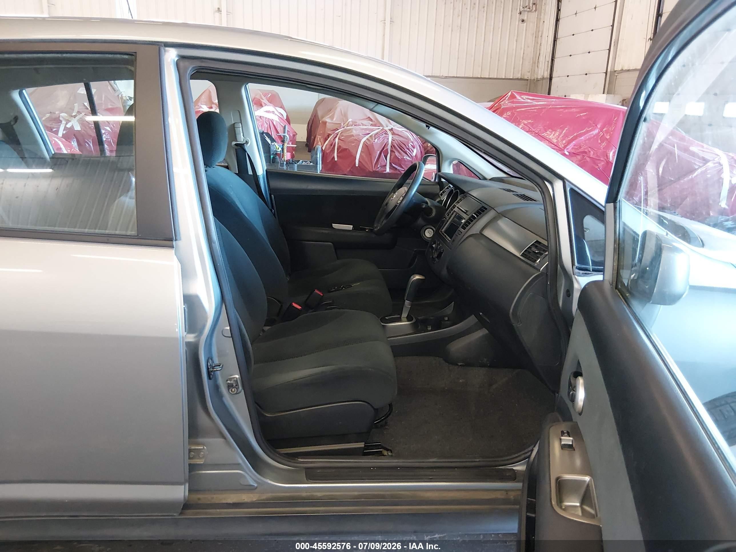 2011 Nissan Versa 1.8s Silver vin: 3N1BC1CP0BL516026