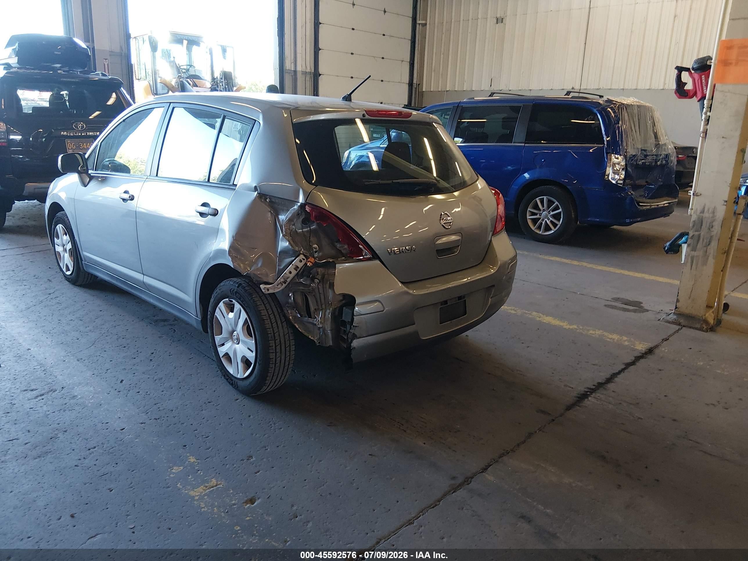 2011 Nissan Versa 1.8s Silver vin: 3N1BC1CP0BL516026